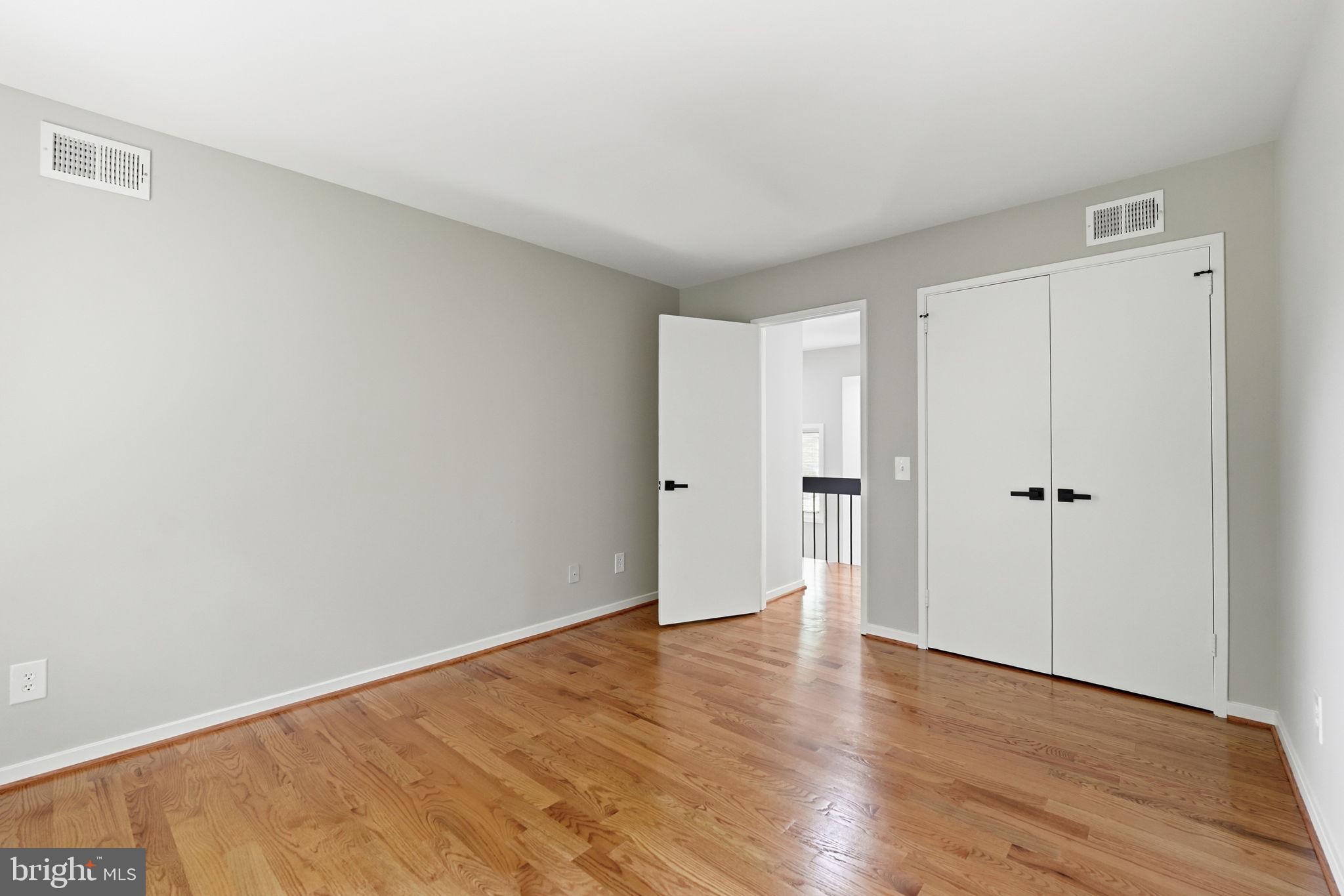 MANTUA WOODS - Residential