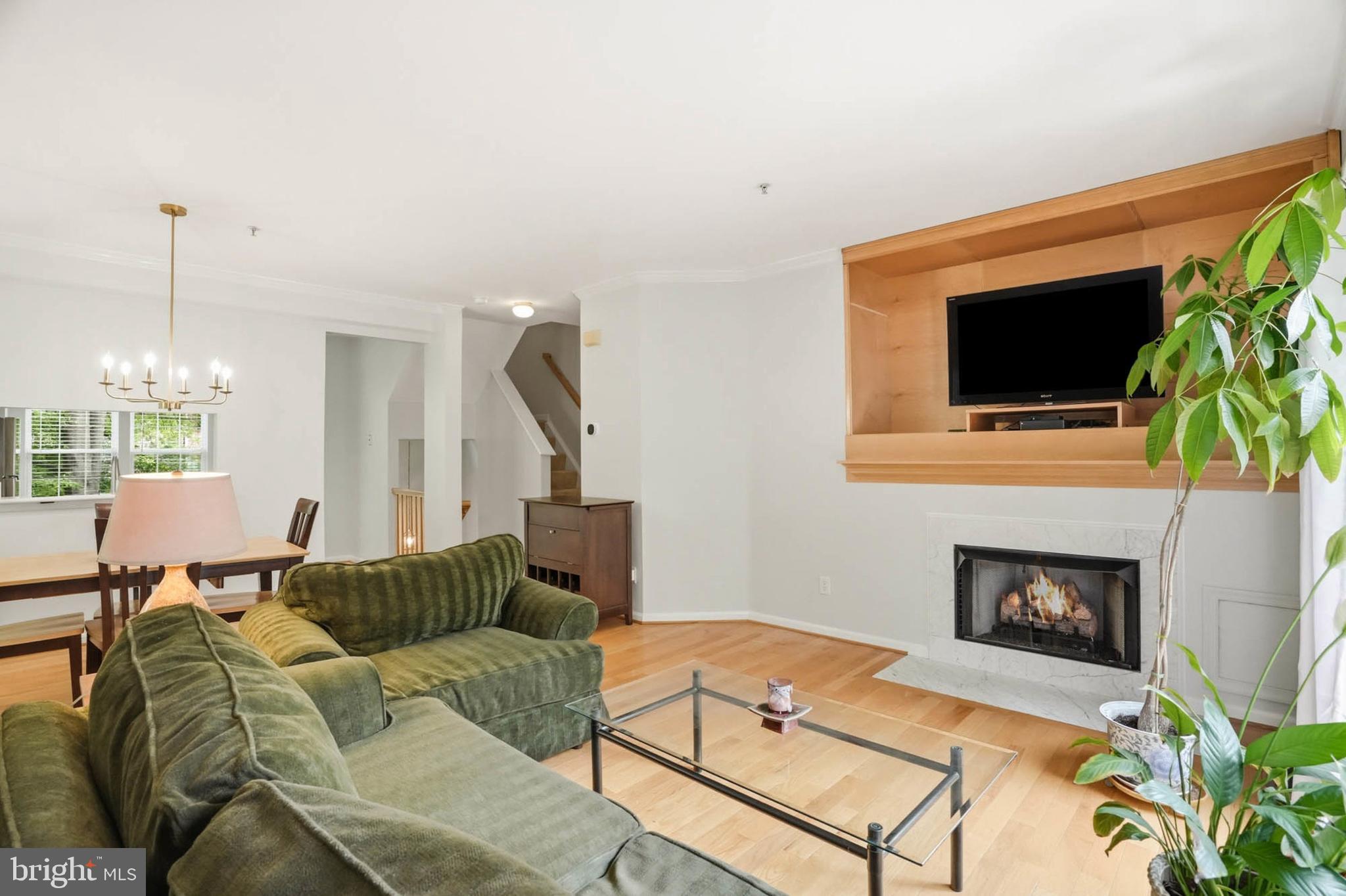 RUSSETT - Residential