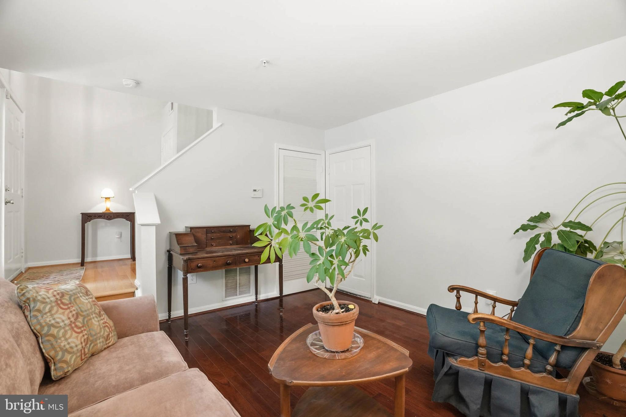 RUSSETT - Residential