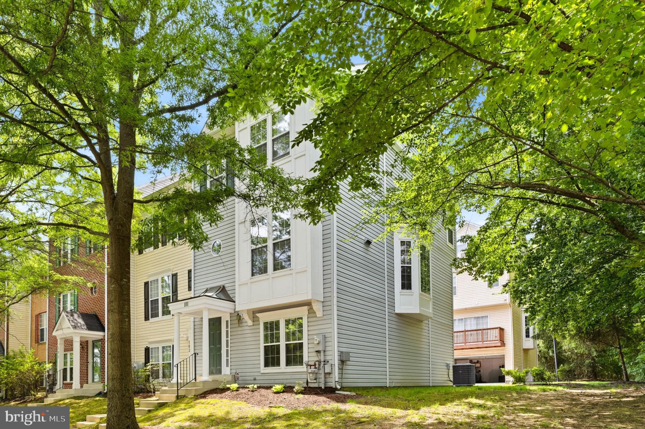 RUSSETT - Residential