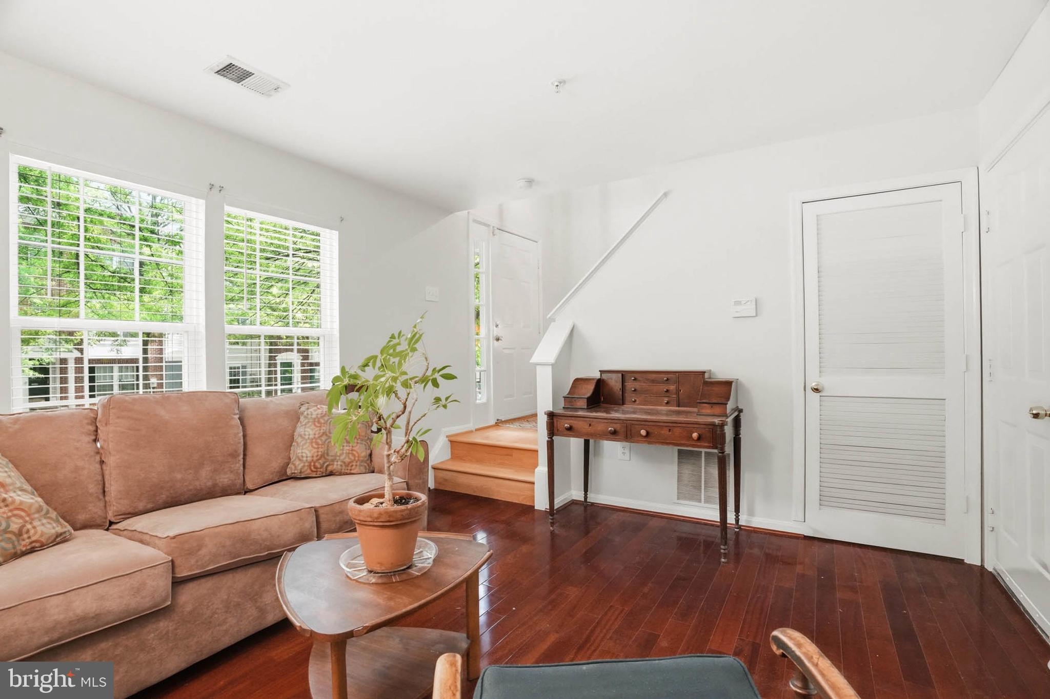 RUSSETT - Residential