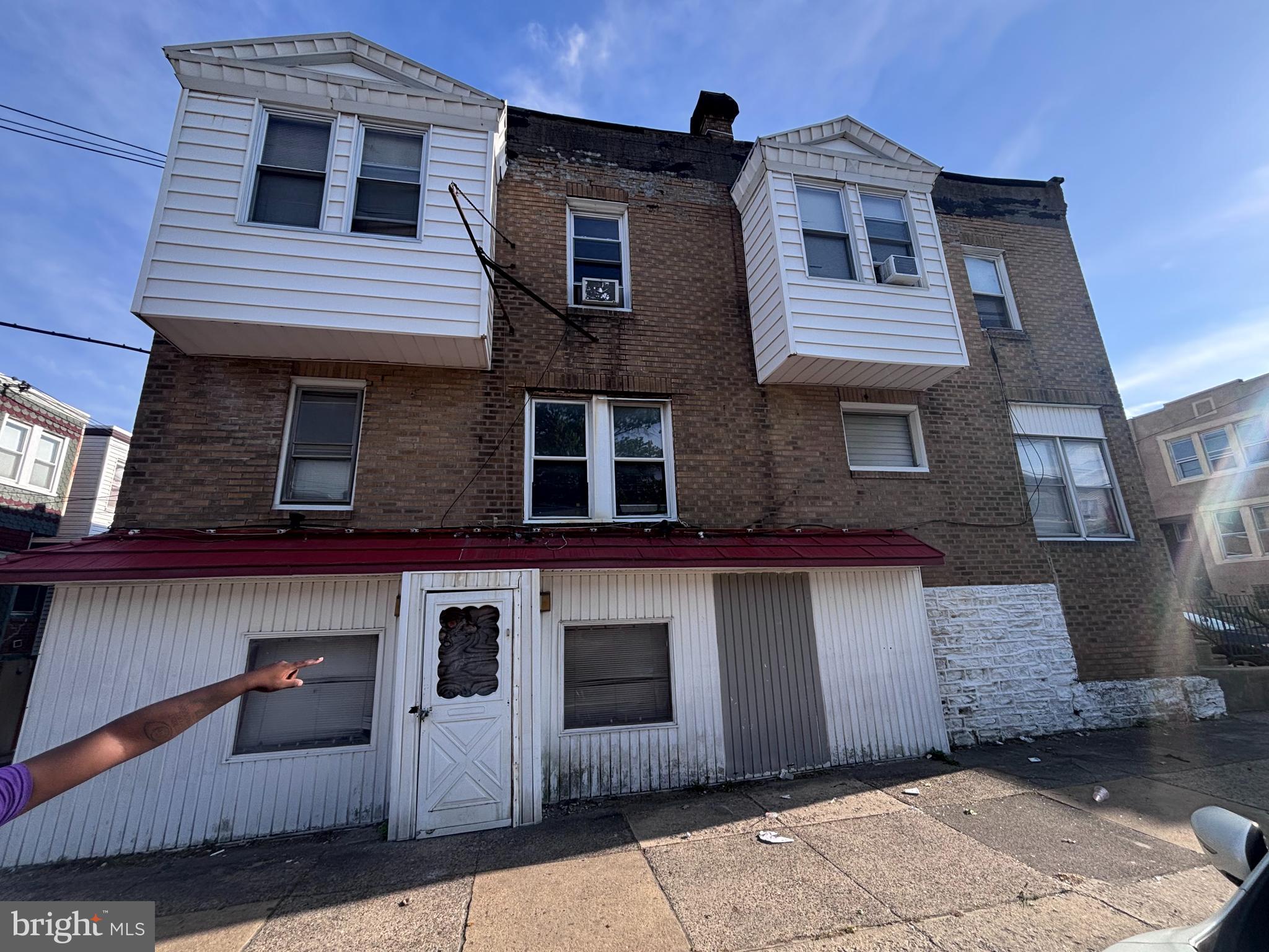 INVESTOR ALERT!
Massive corner property in need of full renovation. 2,000 sq ft  with 4 bed & 1 bath on the first & 2nd floor.,the lower level is street walk out basement  above grade that could be a 2-bedroom apartment / in law suite or just a fully finished basement.
renovated this home  has an ARV- 300K+

Ground level has a variance for a commercial space that would need to be re assigned by the city of philadelphia