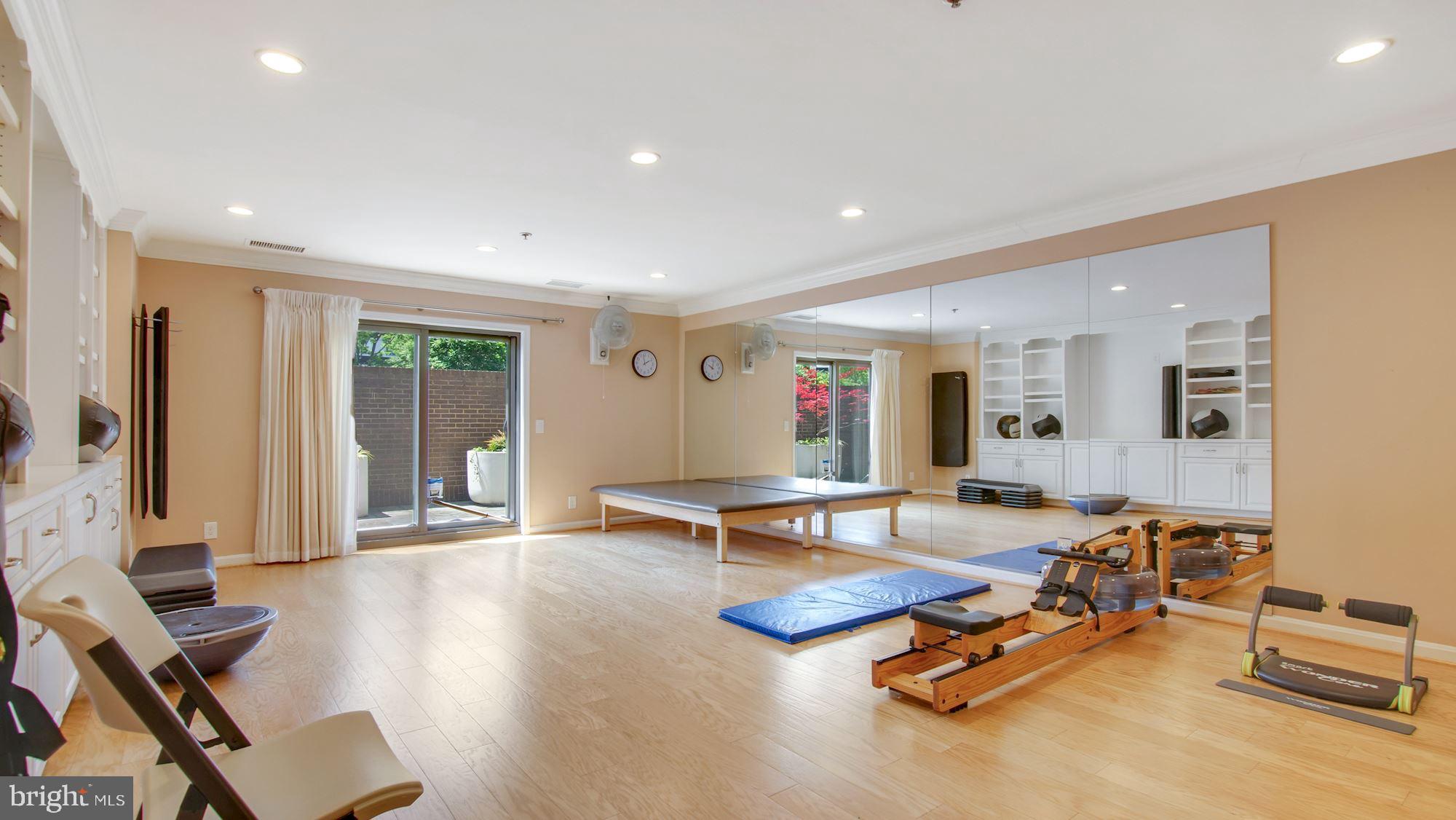 ROSSLYN - Residential