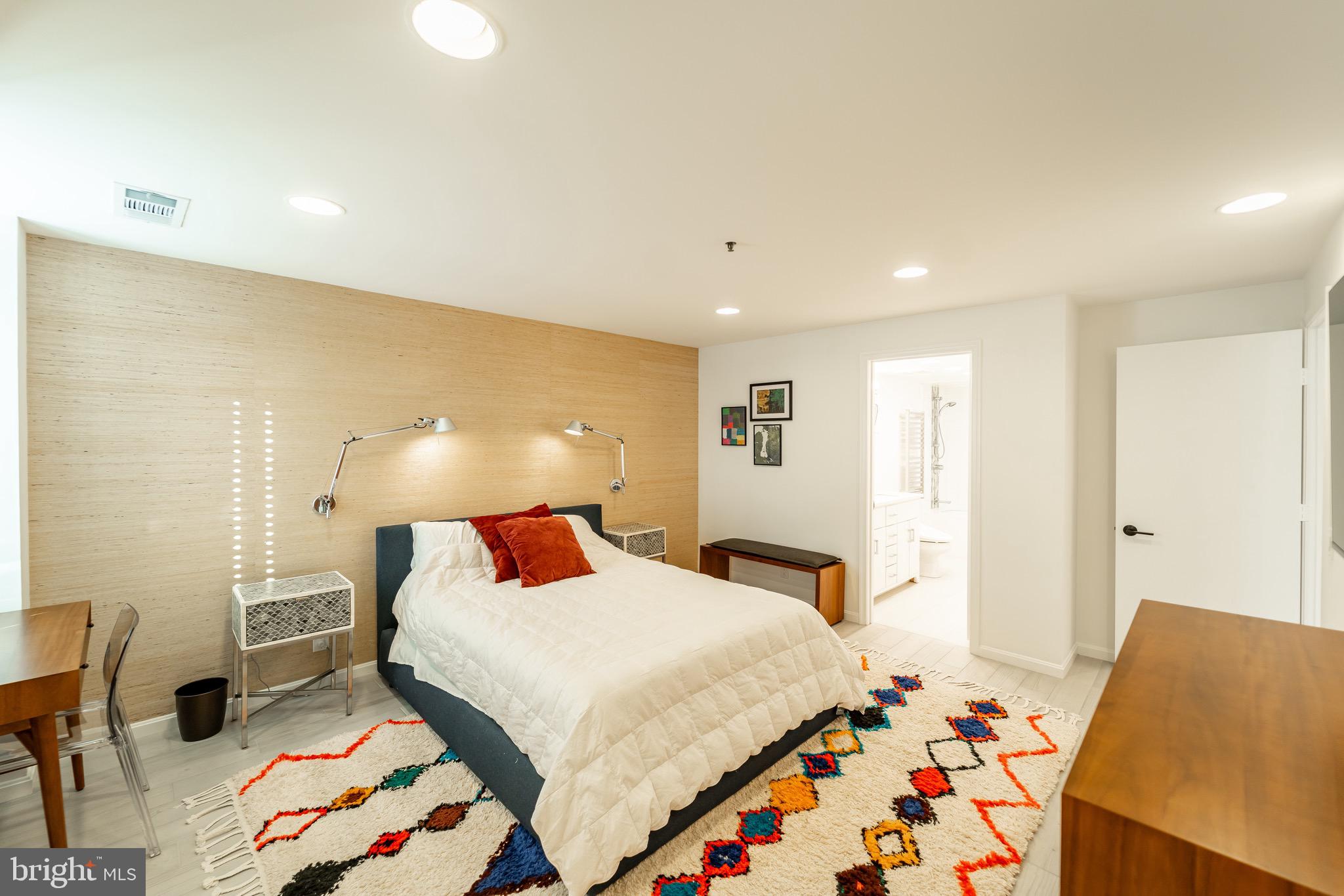 ROSSLYN - Residential