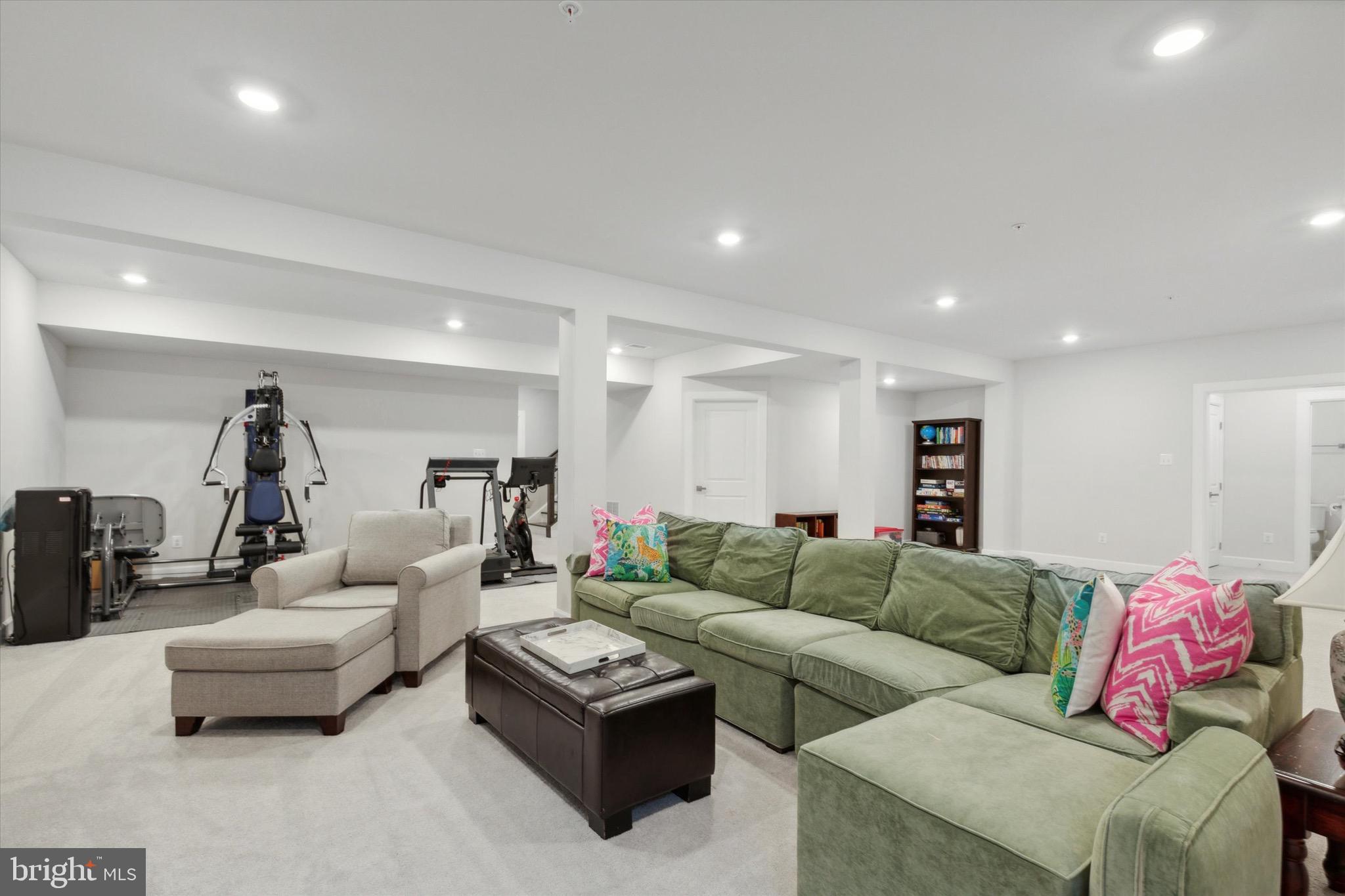 WAYNE GLEN - Residential