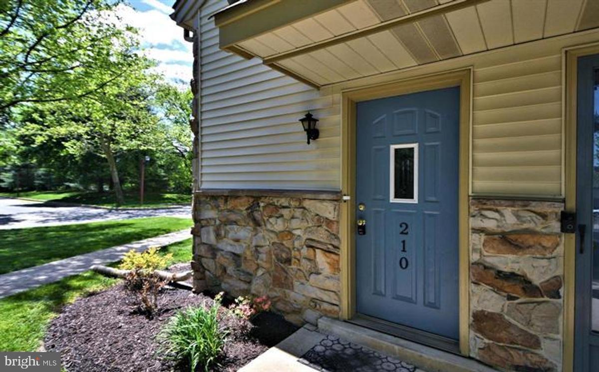 MONTGOMERY BROOK - Residential