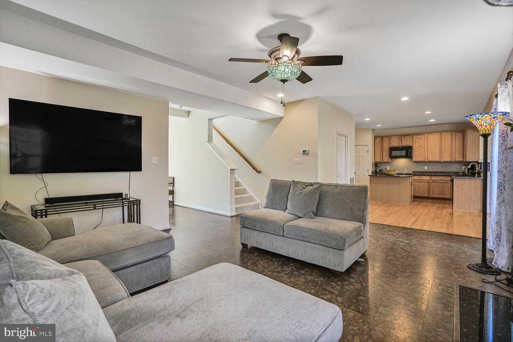 PIEDMONT MEWS - Residential