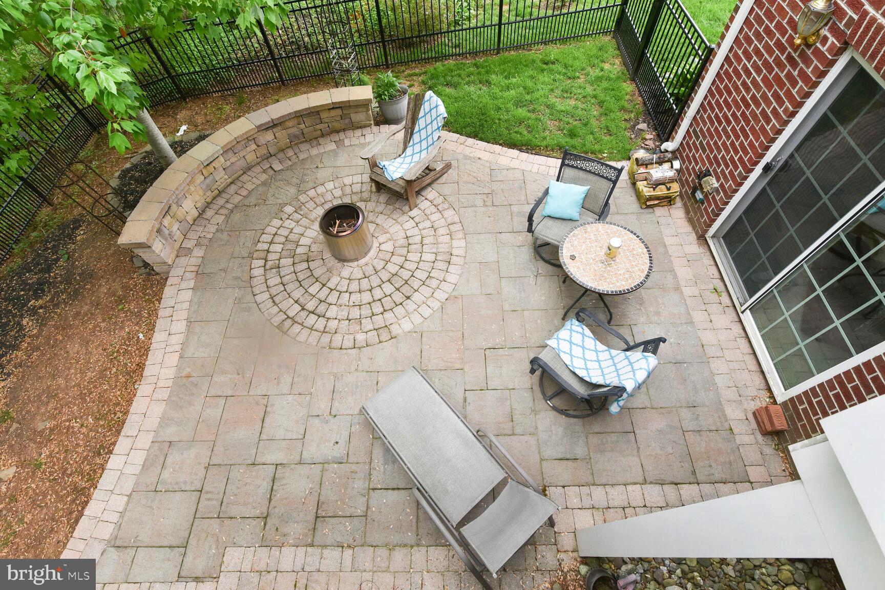 PIEDMONT MEWS - Residential