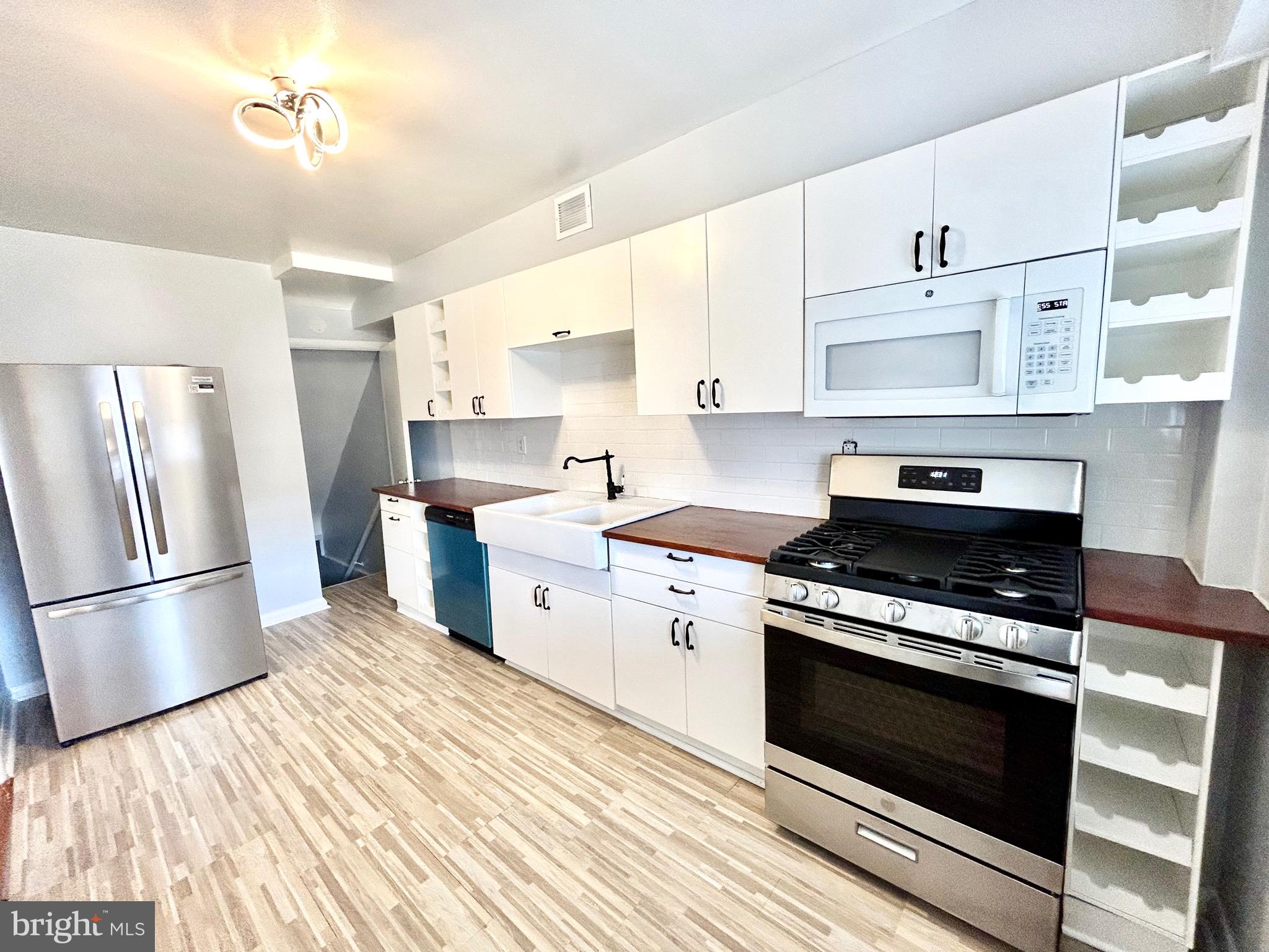 GLEN OAKS - Residential Lease