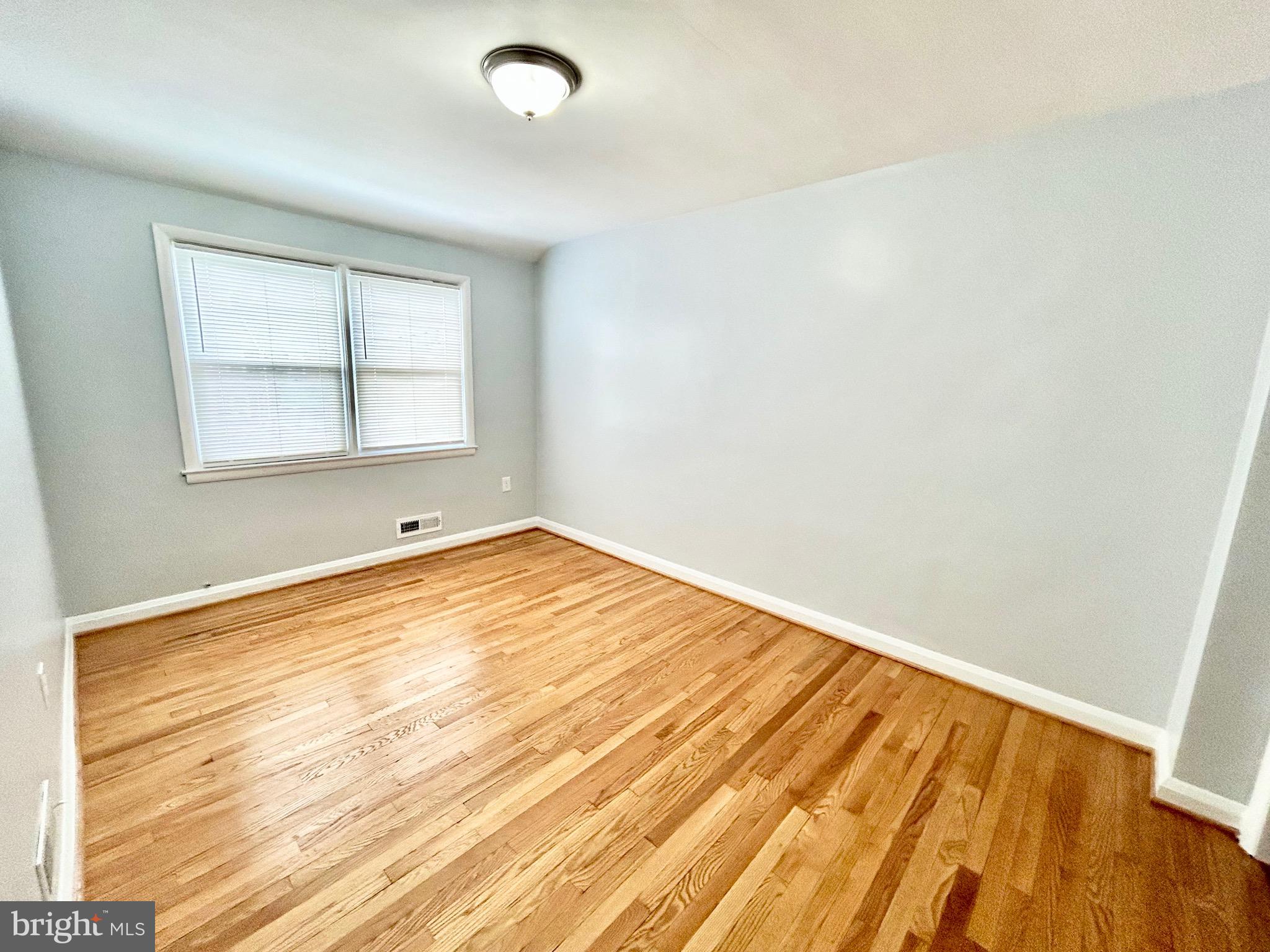 GLEN OAKS - Residential Lease