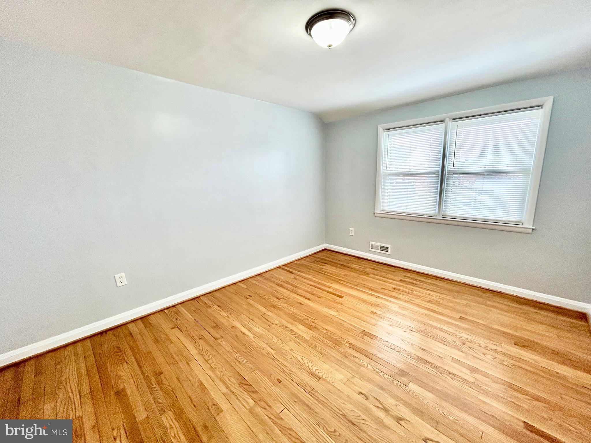 GLEN OAKS - Residential Lease