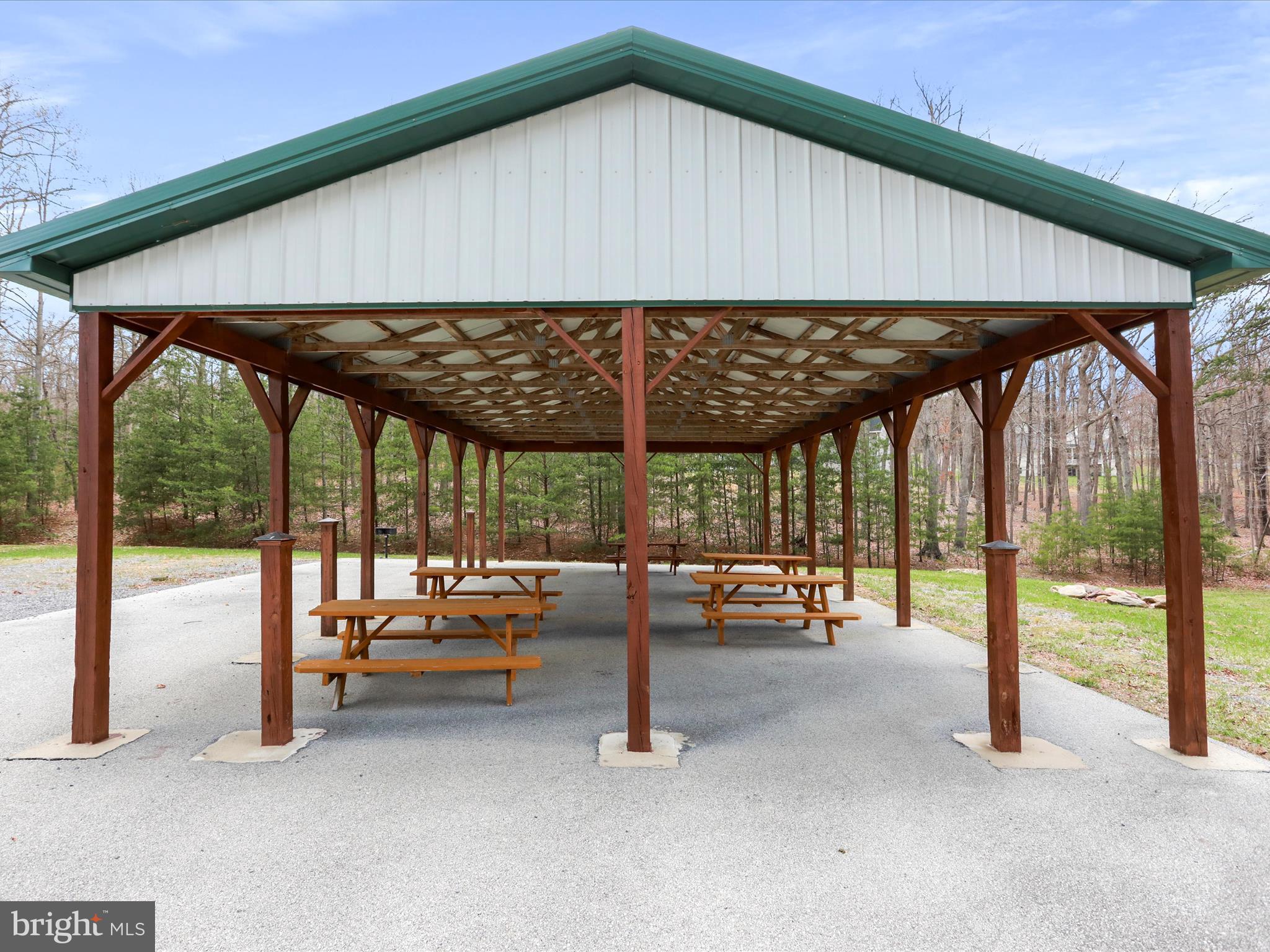 LAKE FOREST ESTATES - Residential