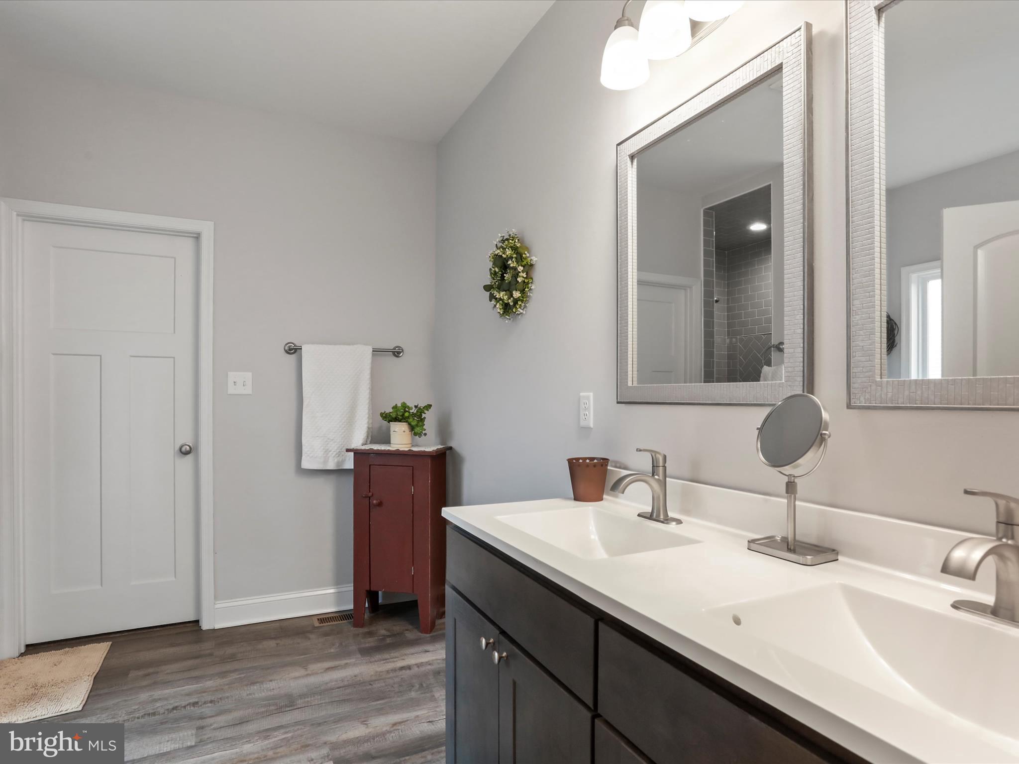 LAKE FOREST ESTATES - Residential
