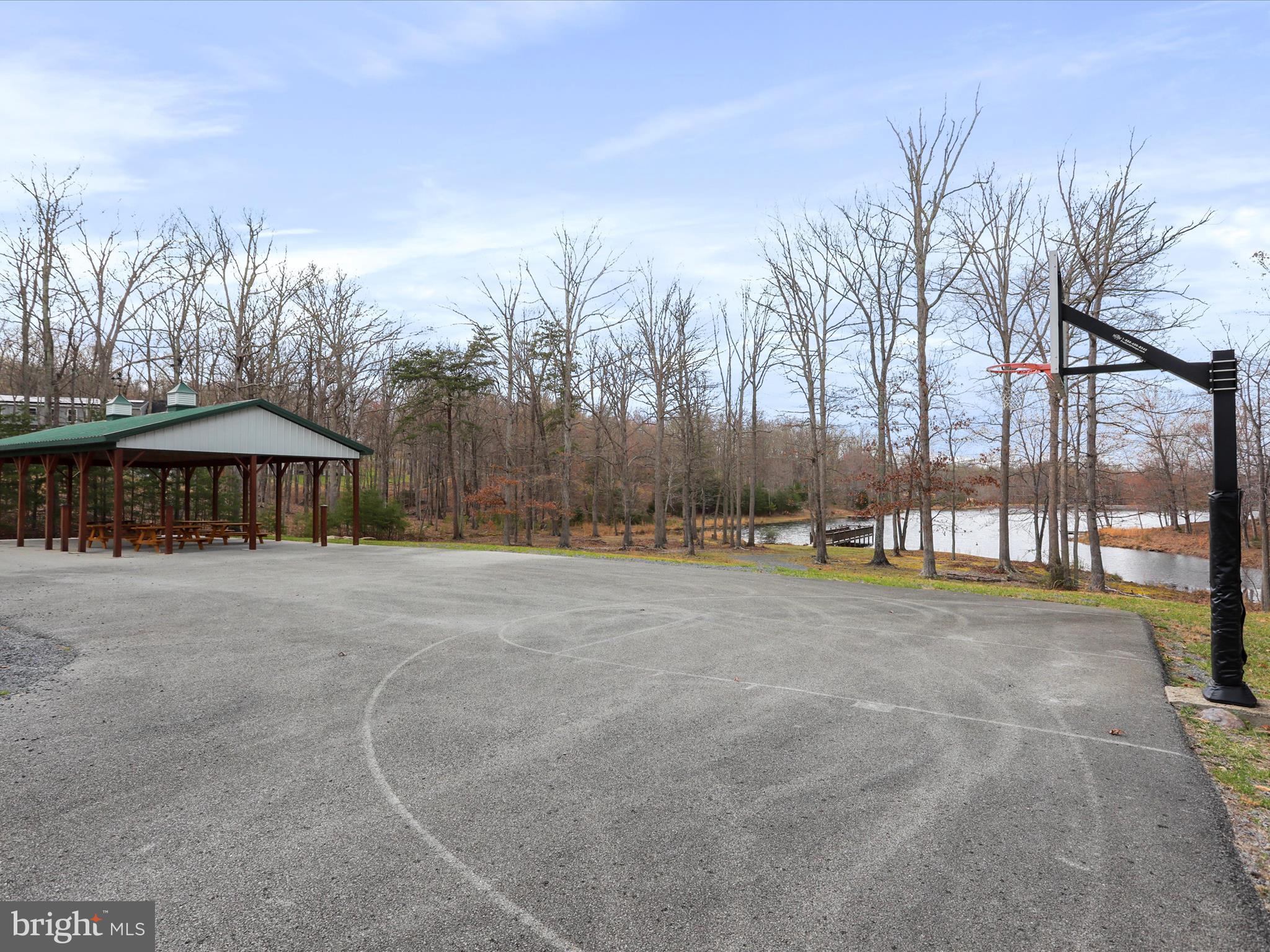 LAKE FOREST ESTATES - Residential