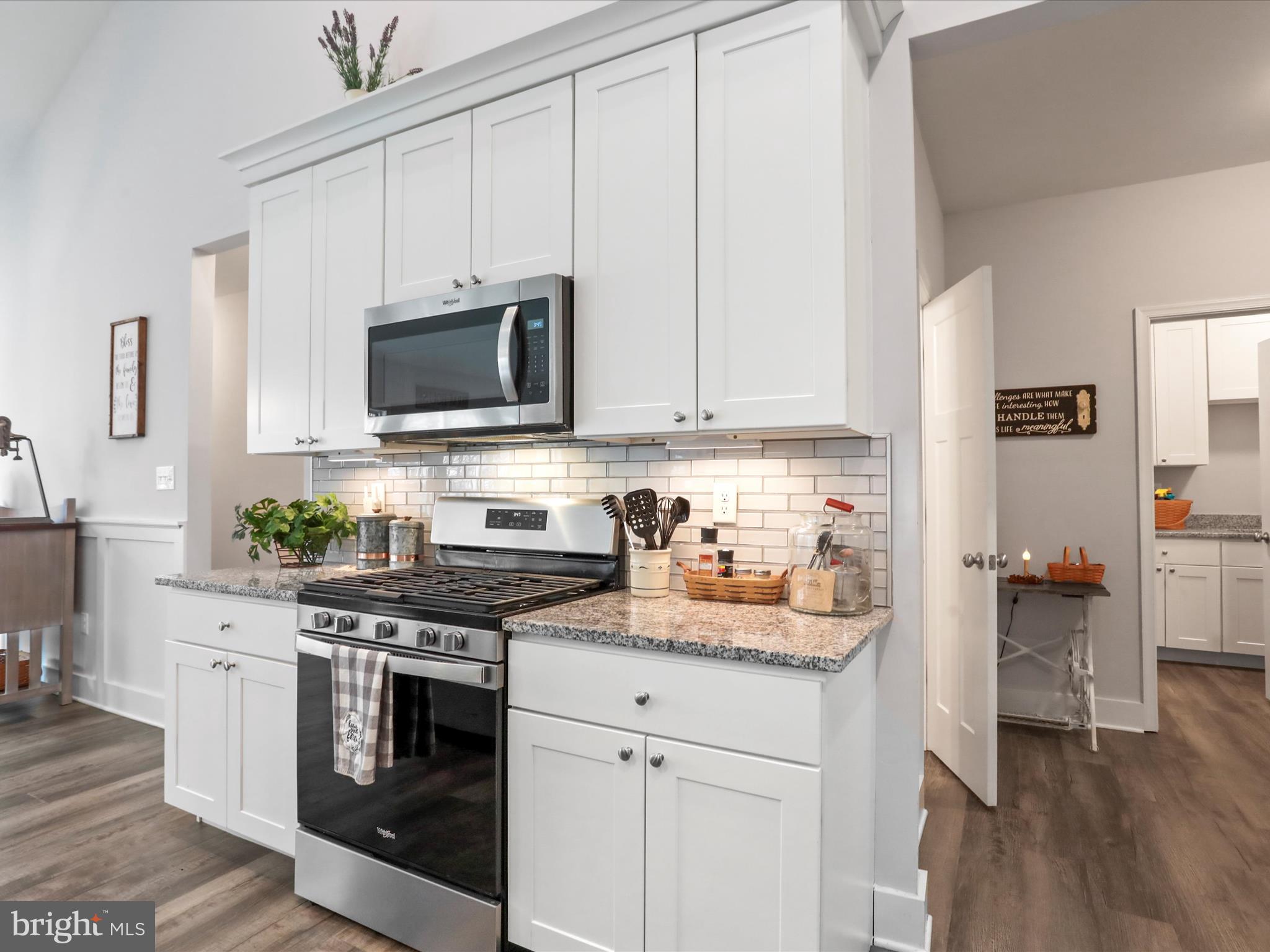 LAKE FOREST ESTATES - Residential
