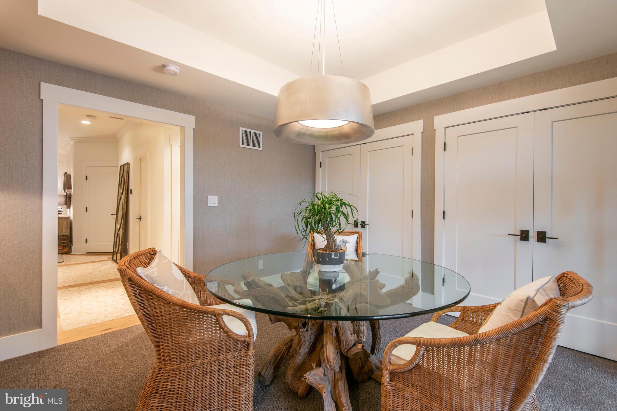 ROXBOROUGH - Residential