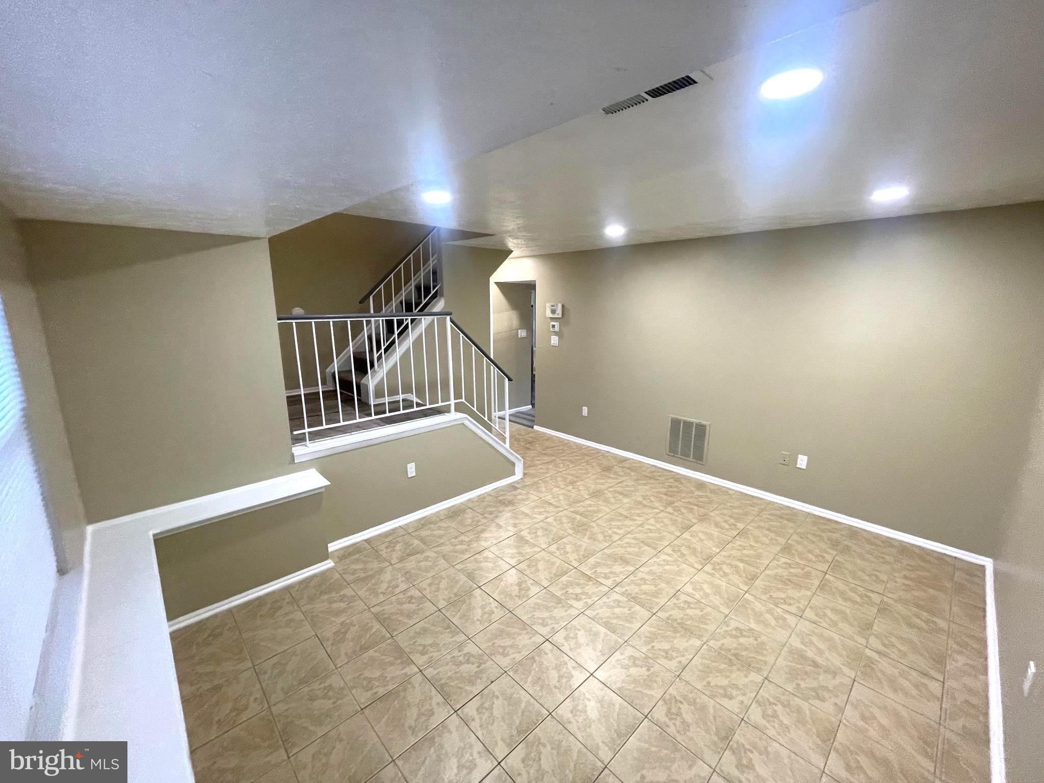 LANCASTER - Residential