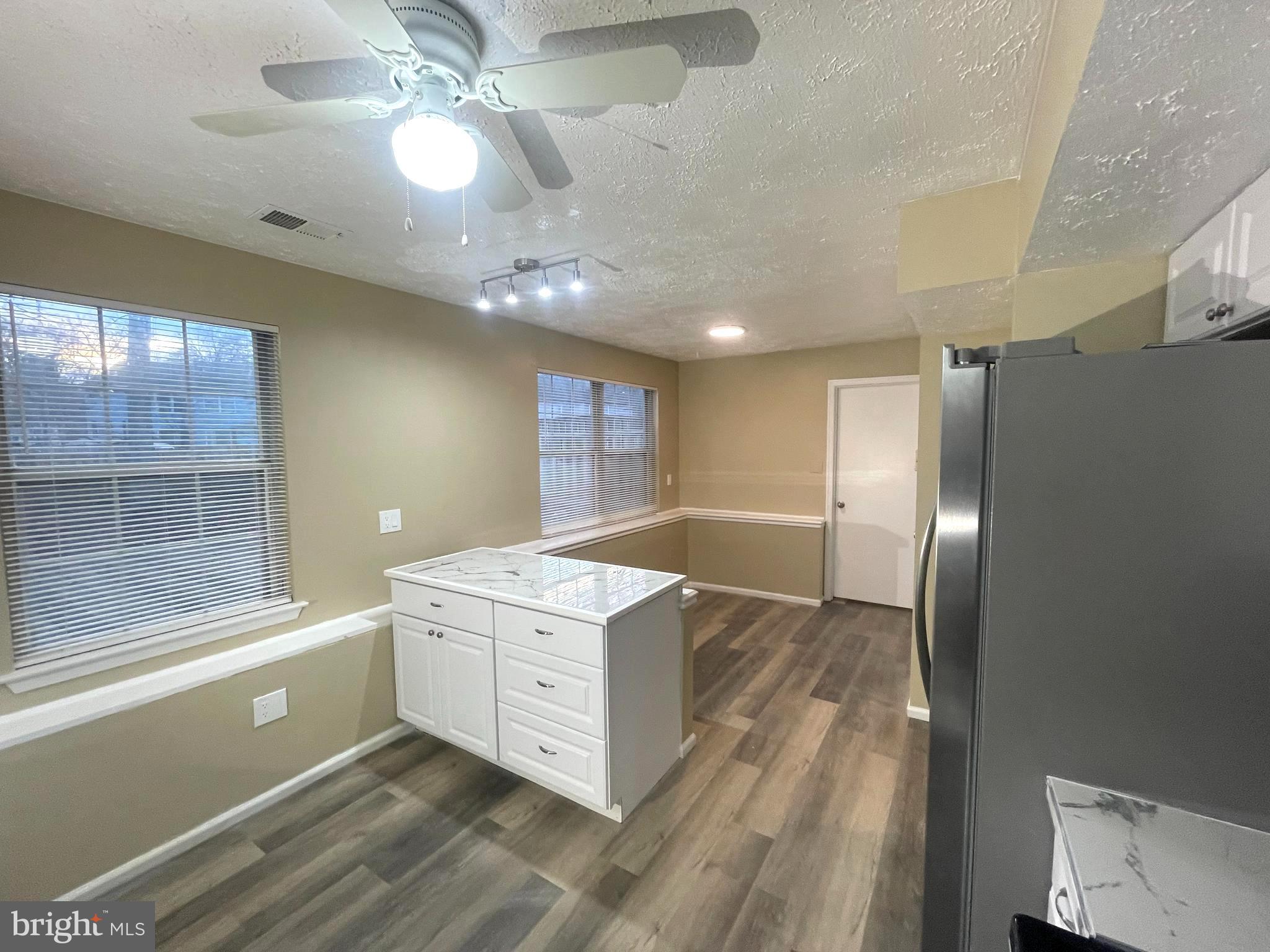 LANCASTER - Residential