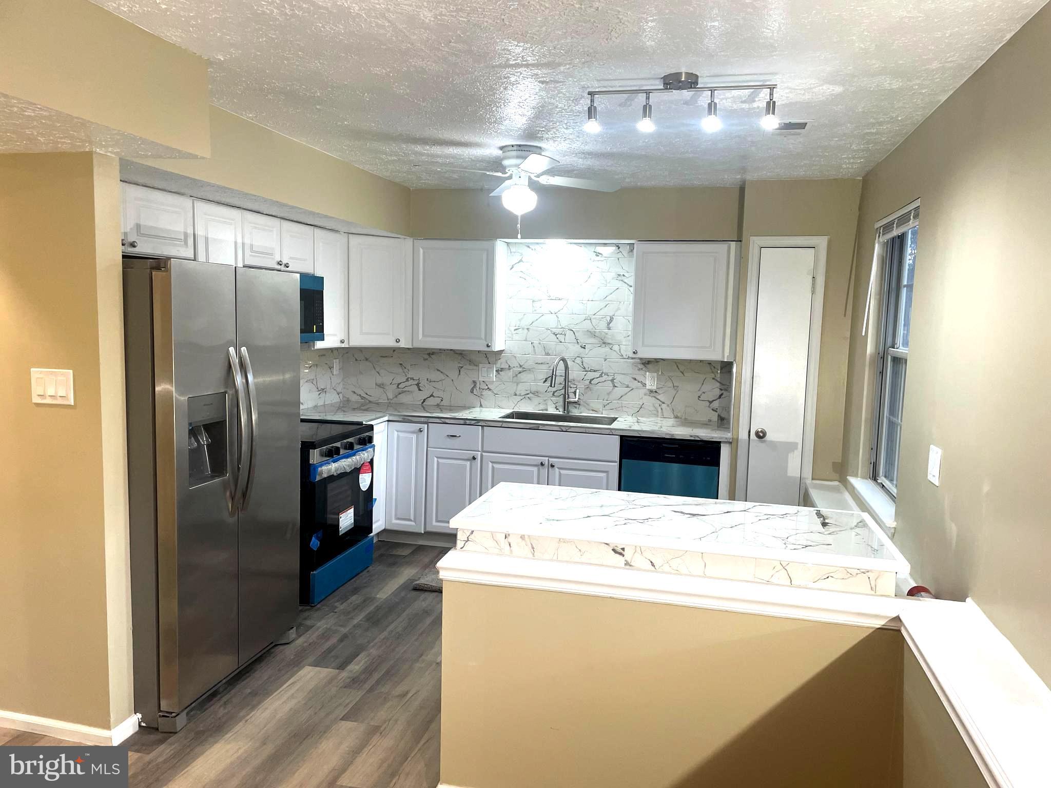 LANCASTER - Residential