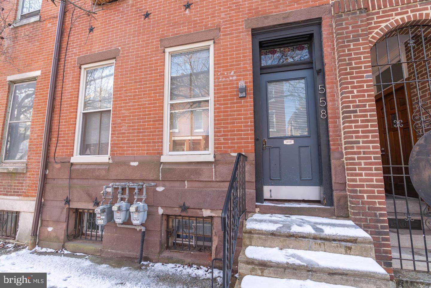 FAIRMOUNT - Residential Lease