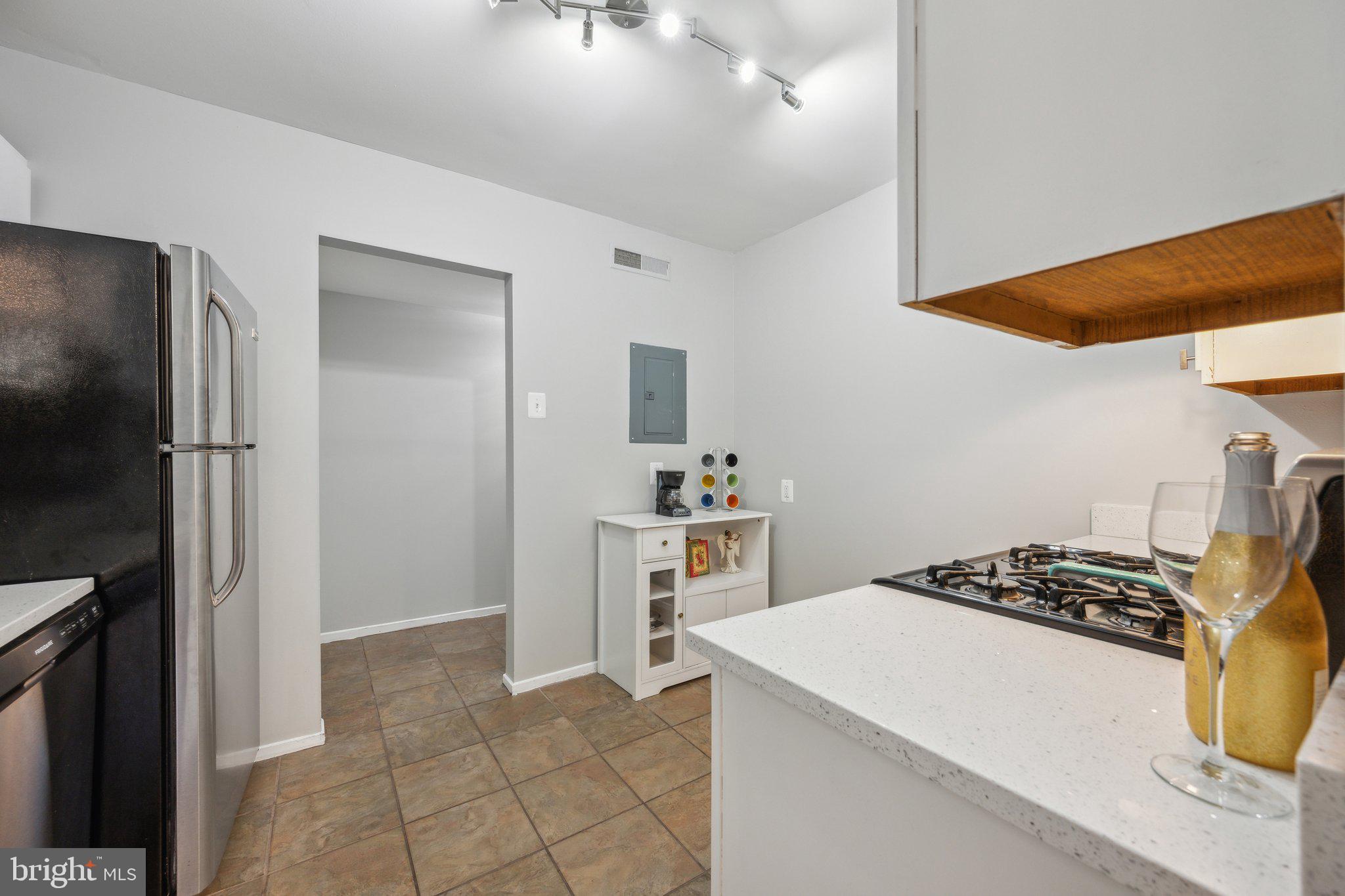 THOMAS CHOICE - Residential
