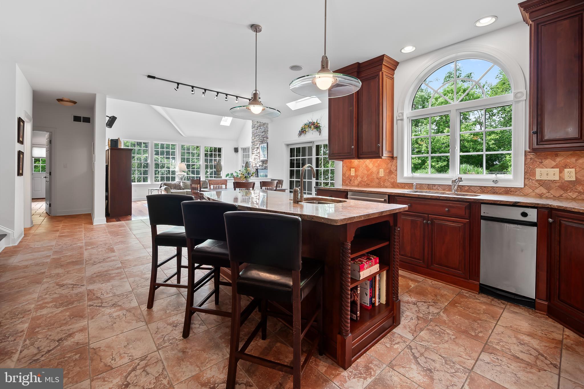 WOODSIDE ESTATES - Residential