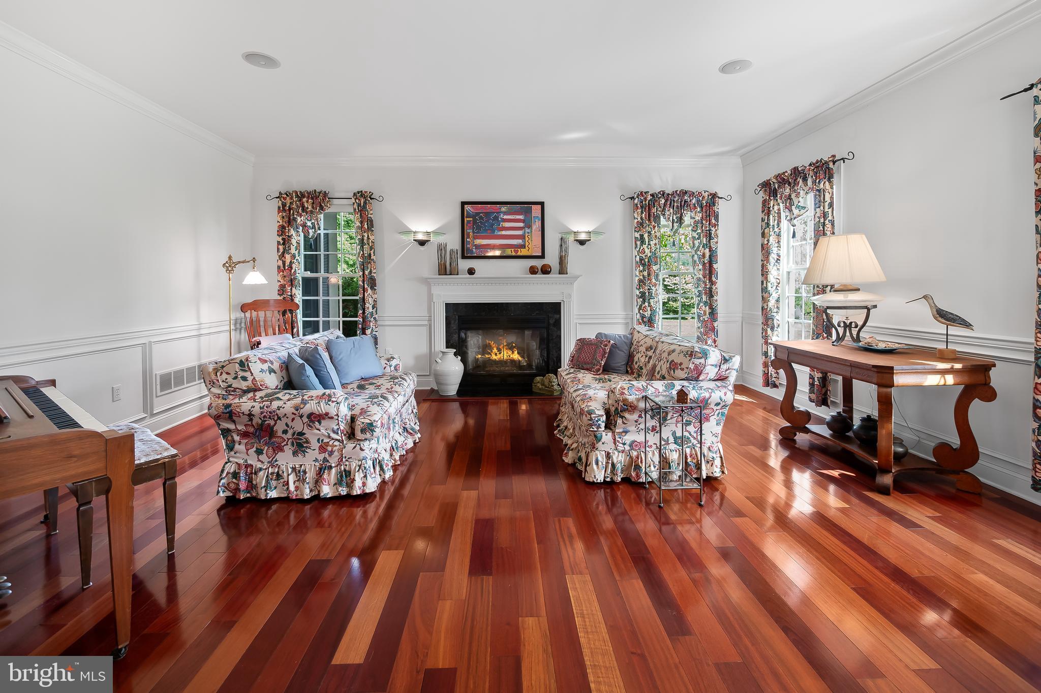 WOODSIDE ESTATES - Residential