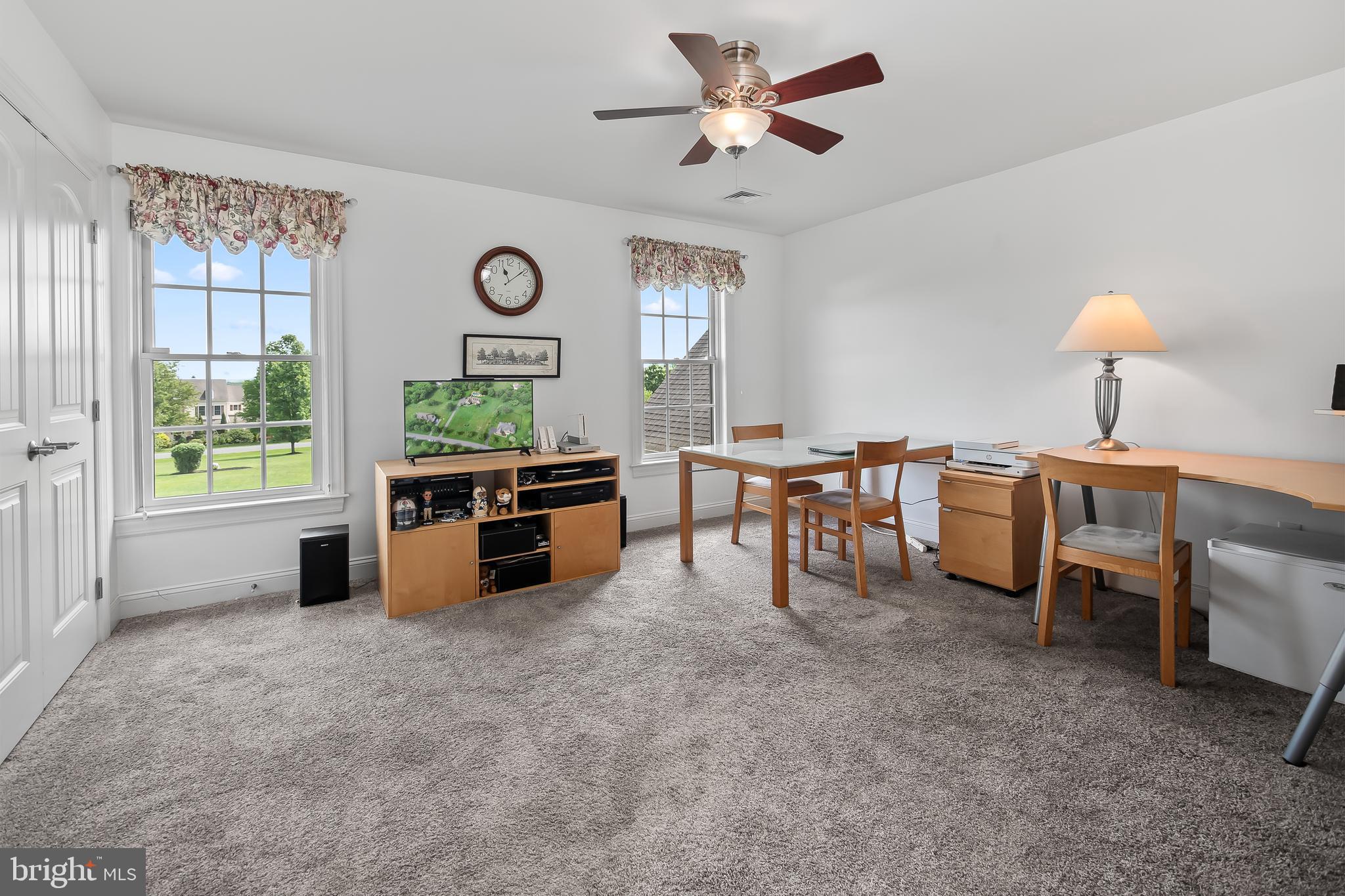 WOODSIDE ESTATES - Residential