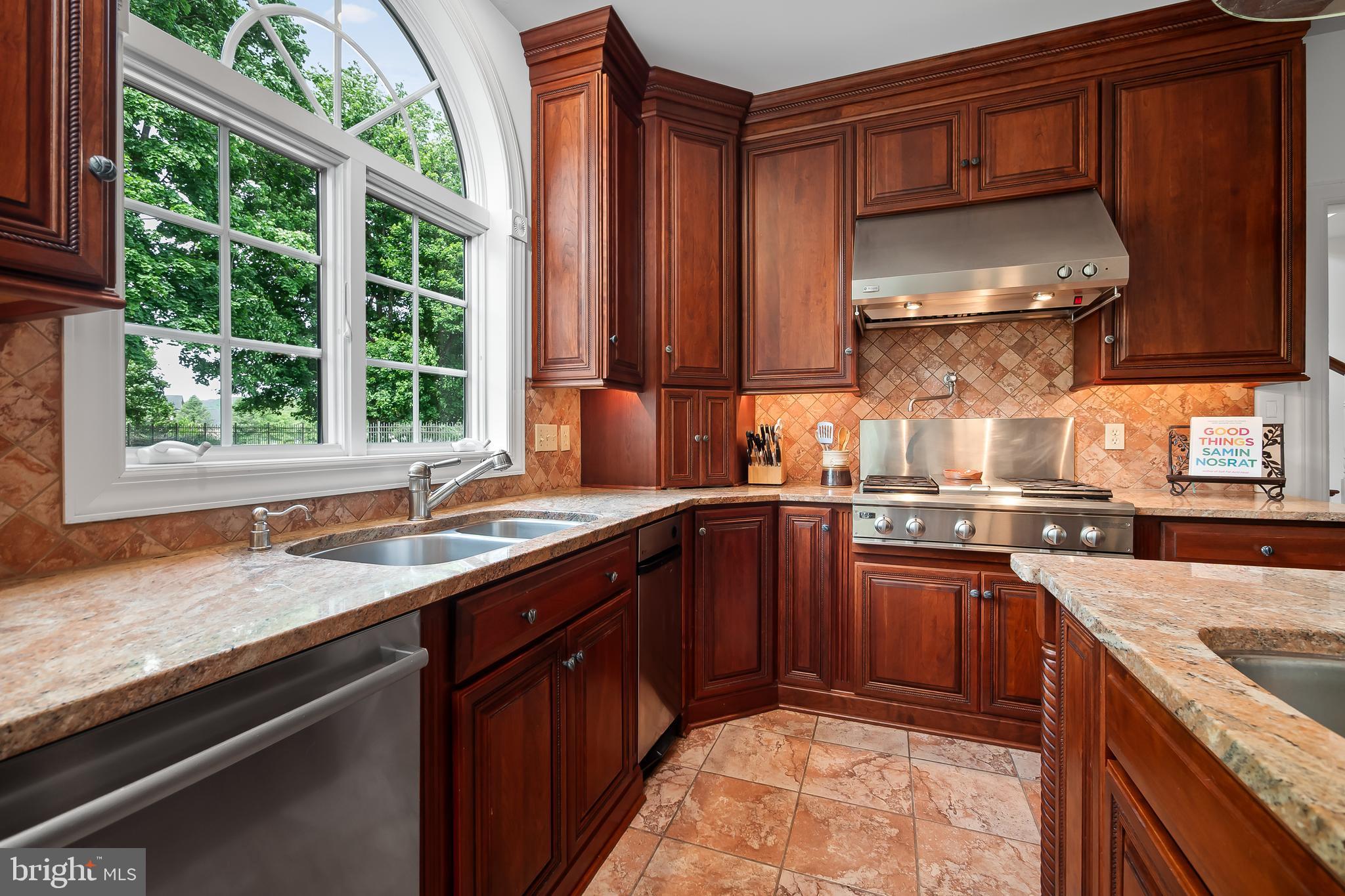 WOODSIDE ESTATES - Residential