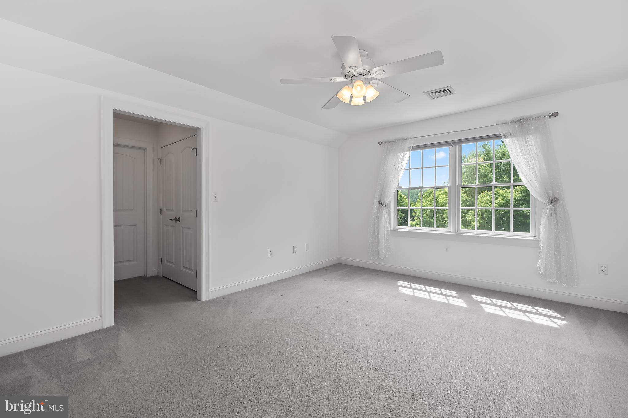 WOODSIDE ESTATES - Residential