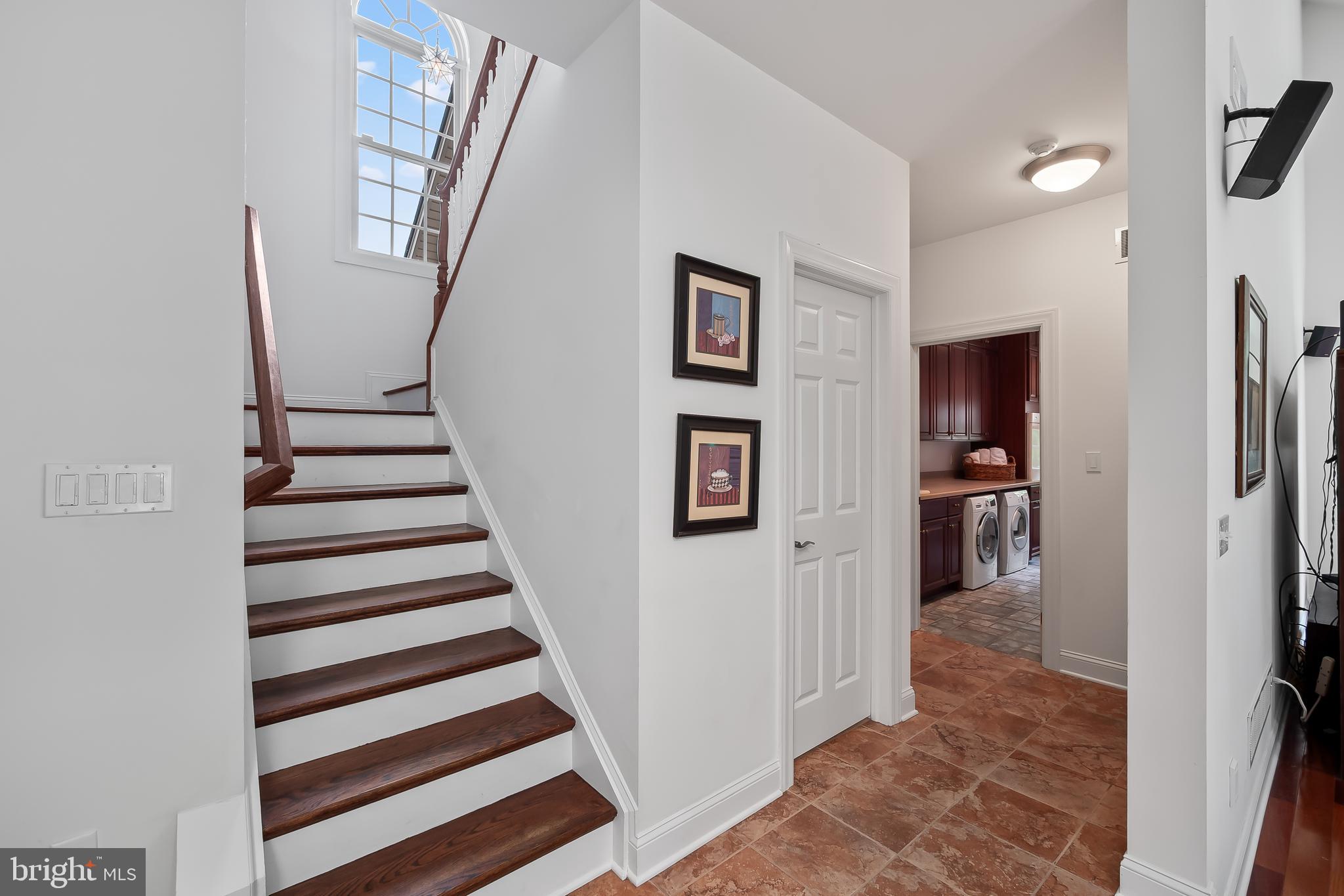 WOODSIDE ESTATES - Residential