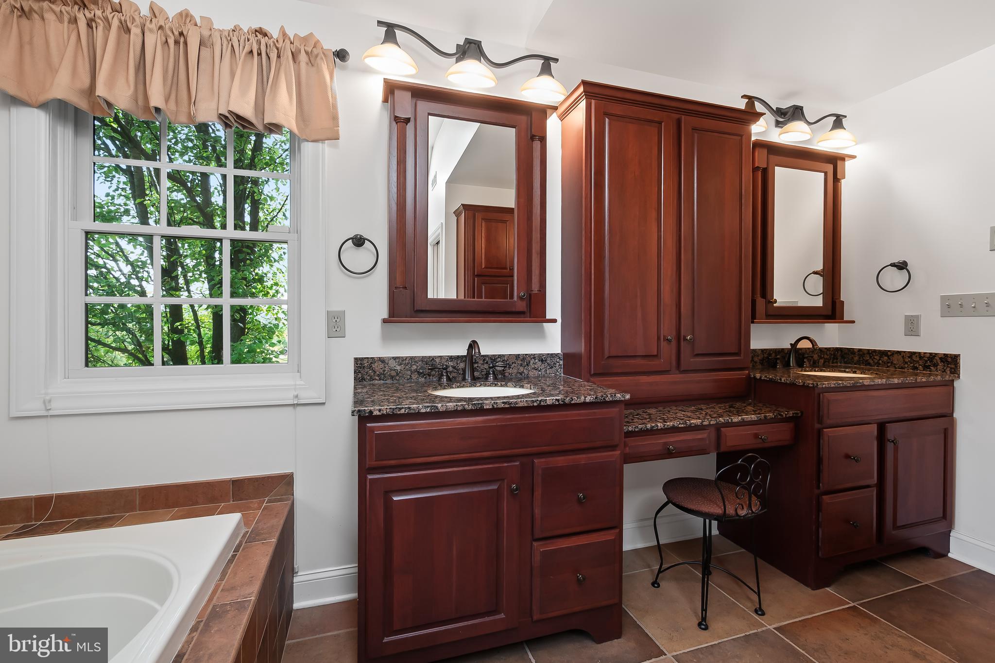 WOODSIDE ESTATES - Residential