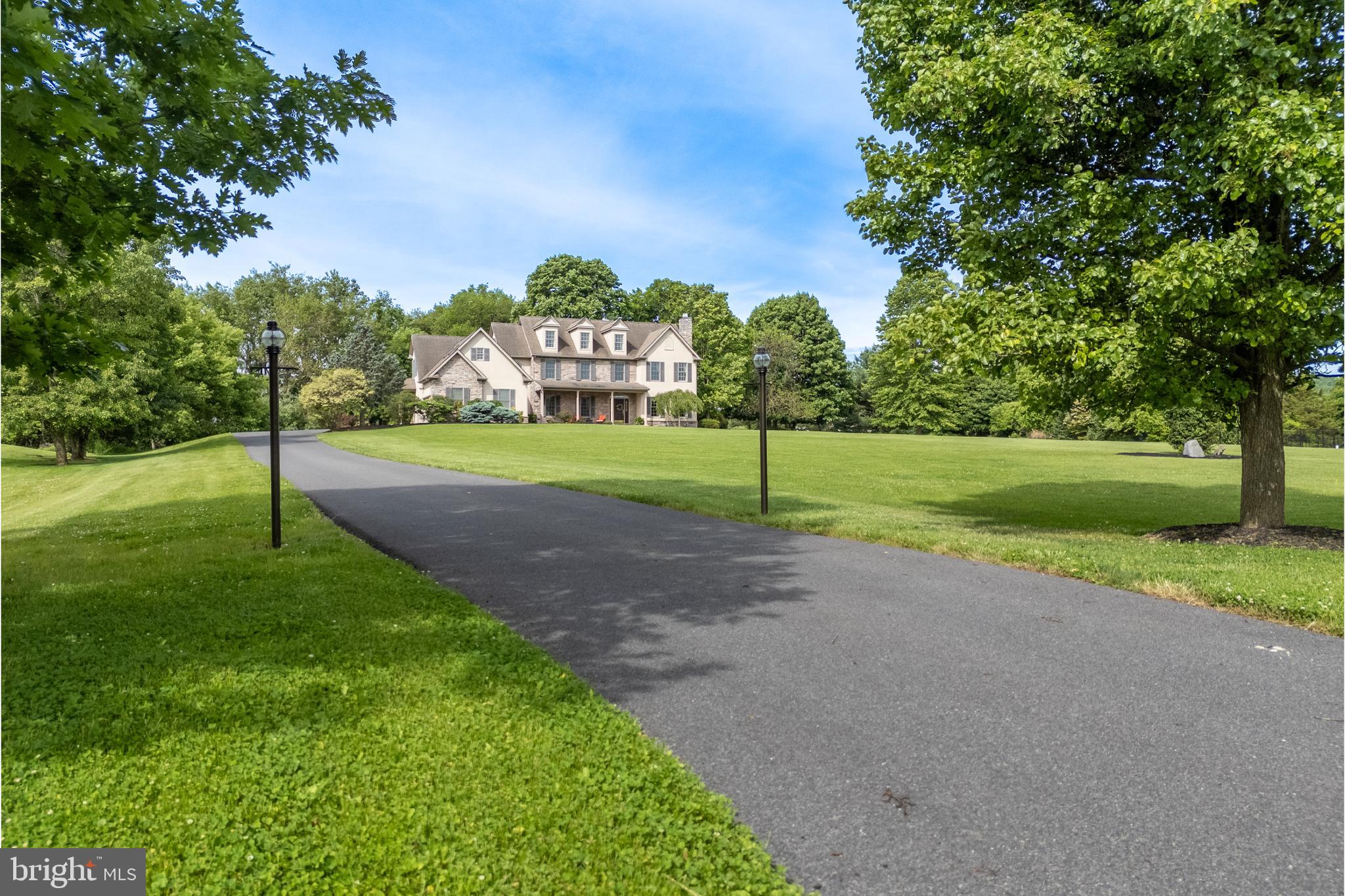 WOODSIDE ESTATES - Residential