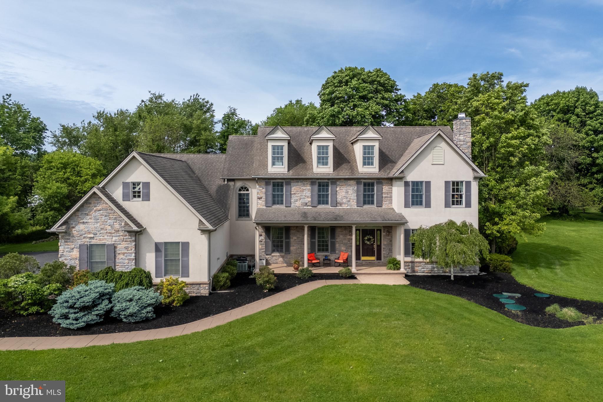 WOODSIDE ESTATES - Residential