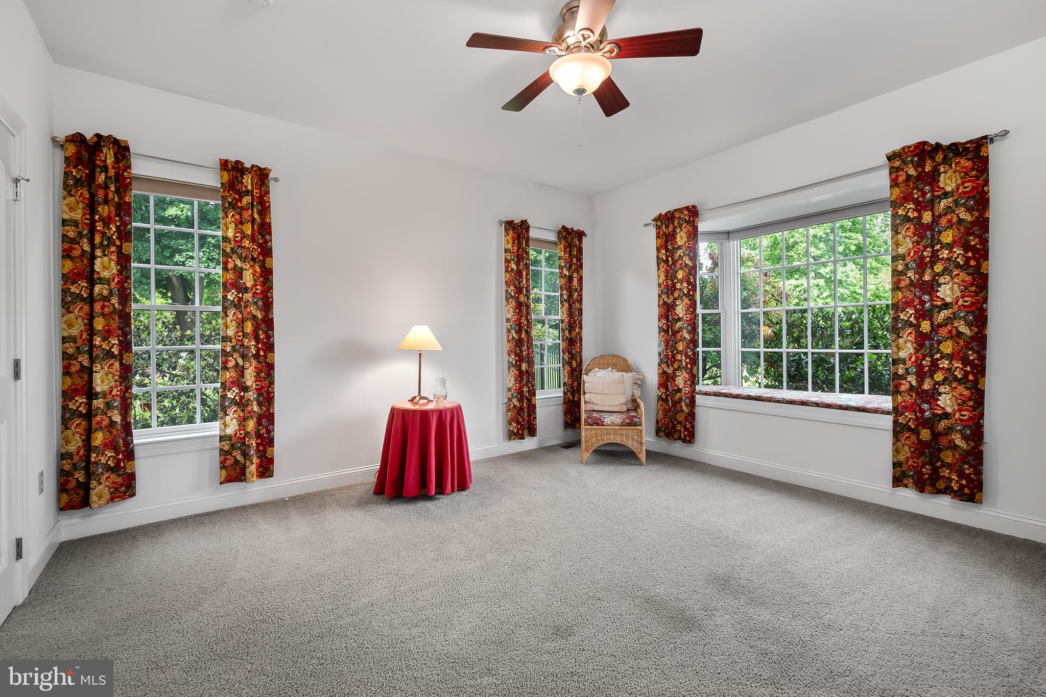 WOODSIDE ESTATES - Residential
