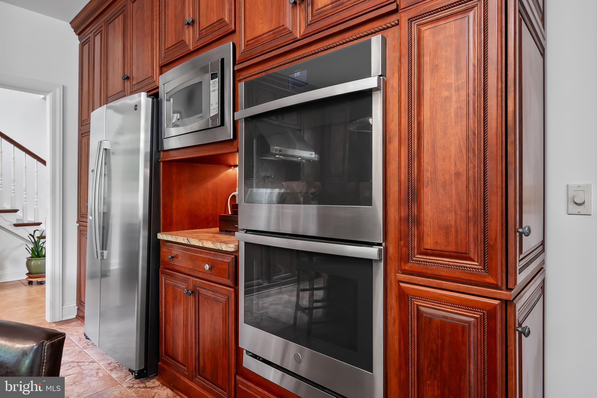 WOODSIDE ESTATES - Residential