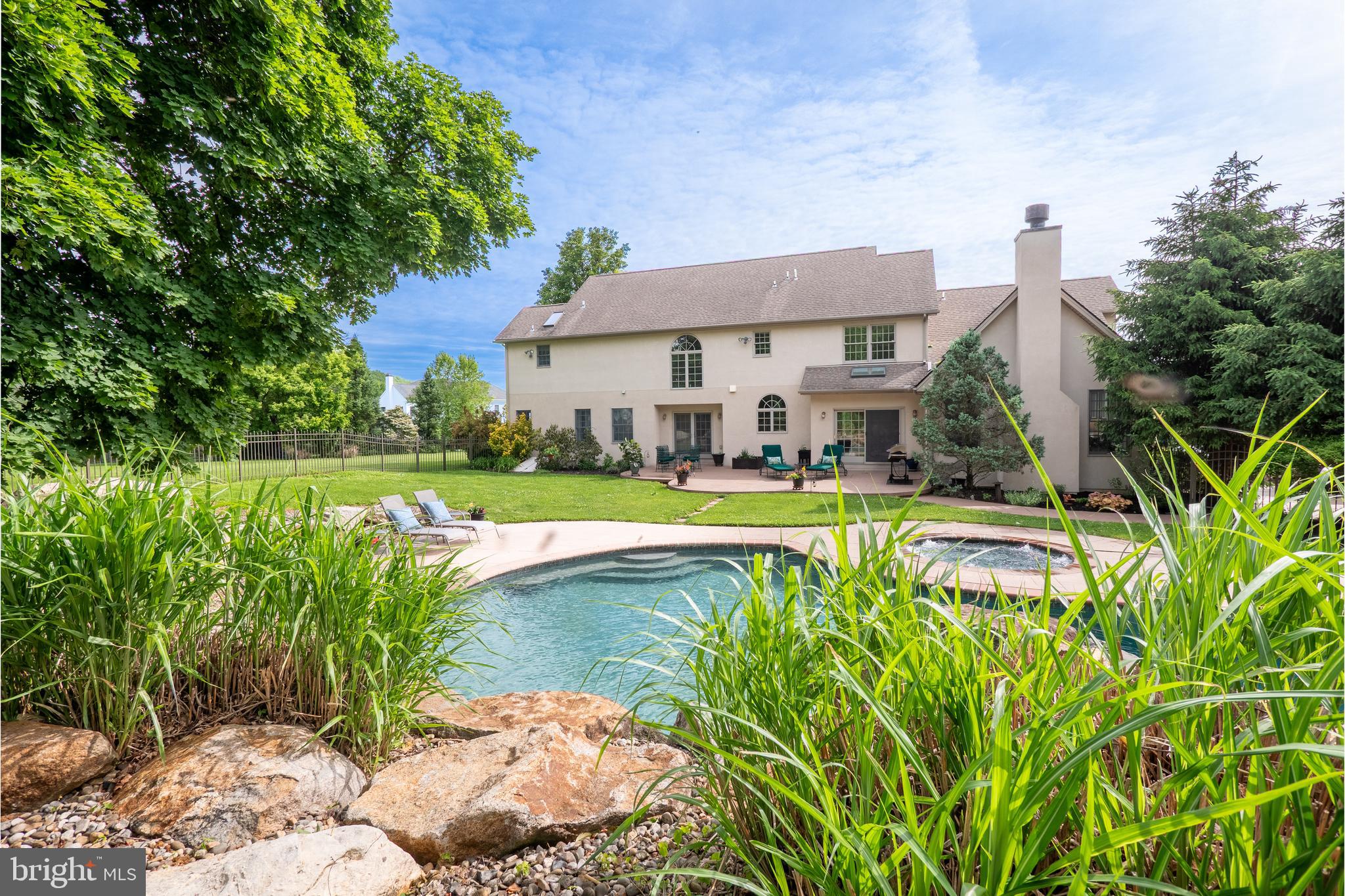 WOODSIDE ESTATES - Residential