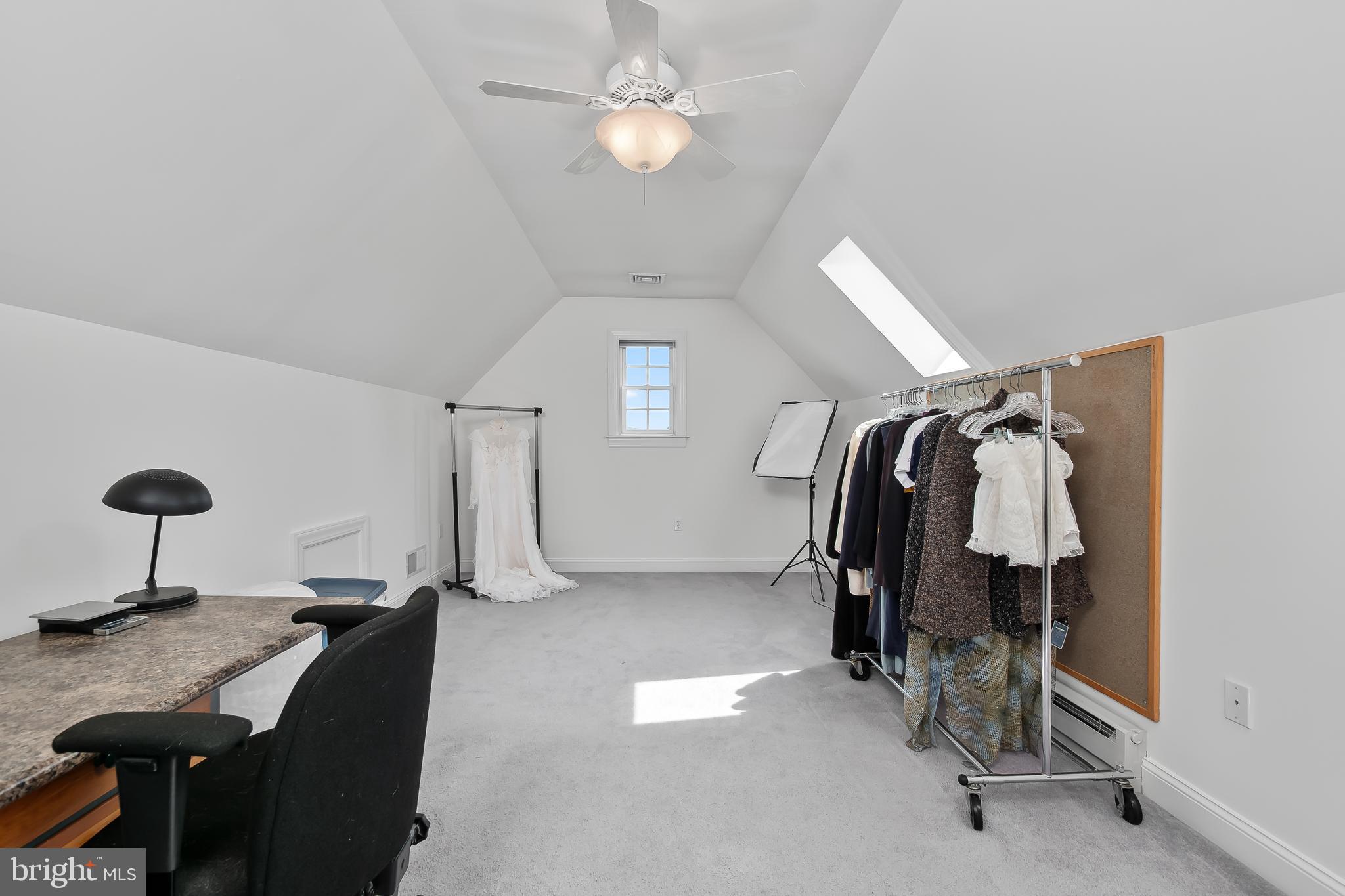 WOODSIDE ESTATES - Residential