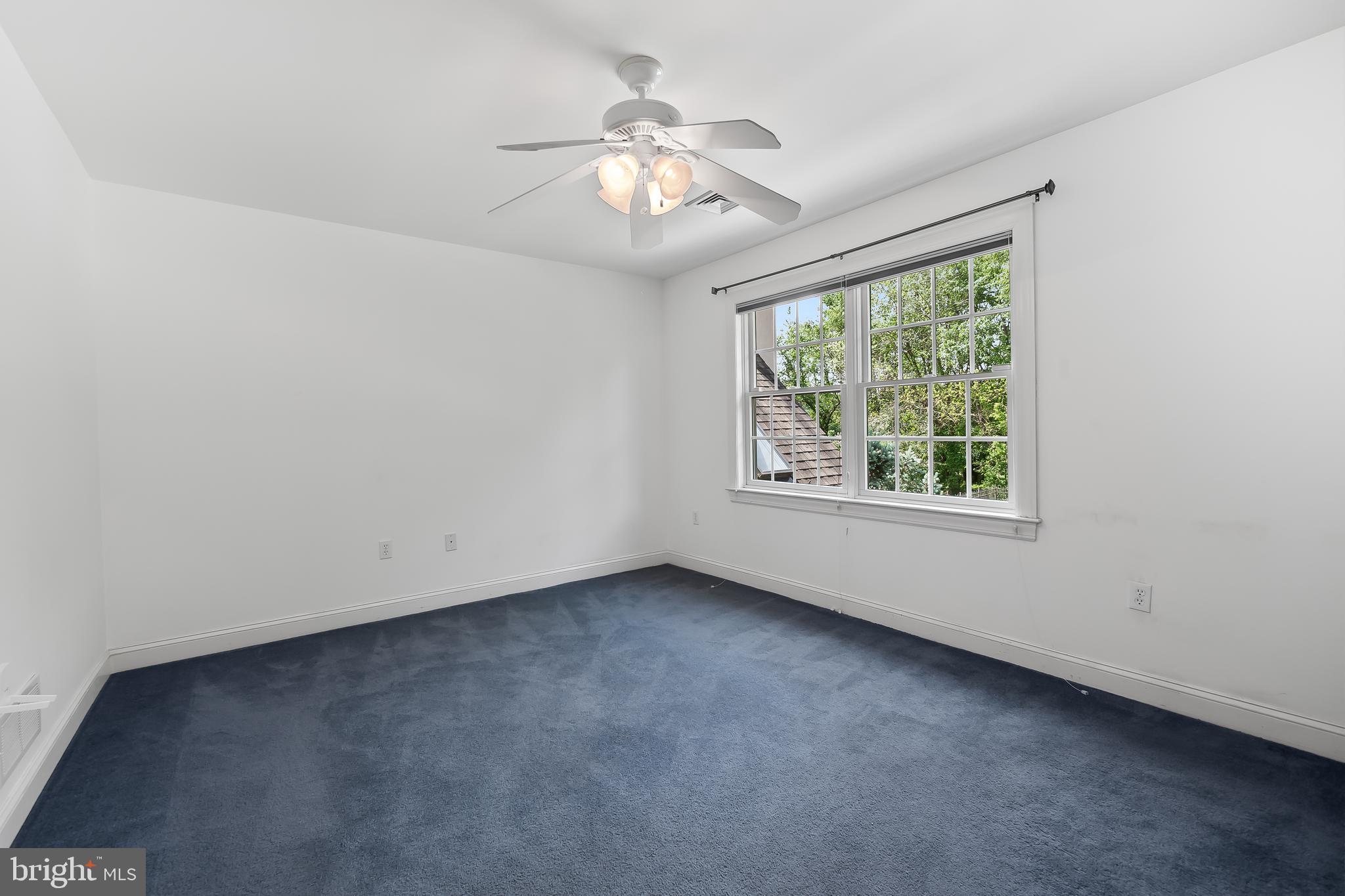WOODSIDE ESTATES - Residential