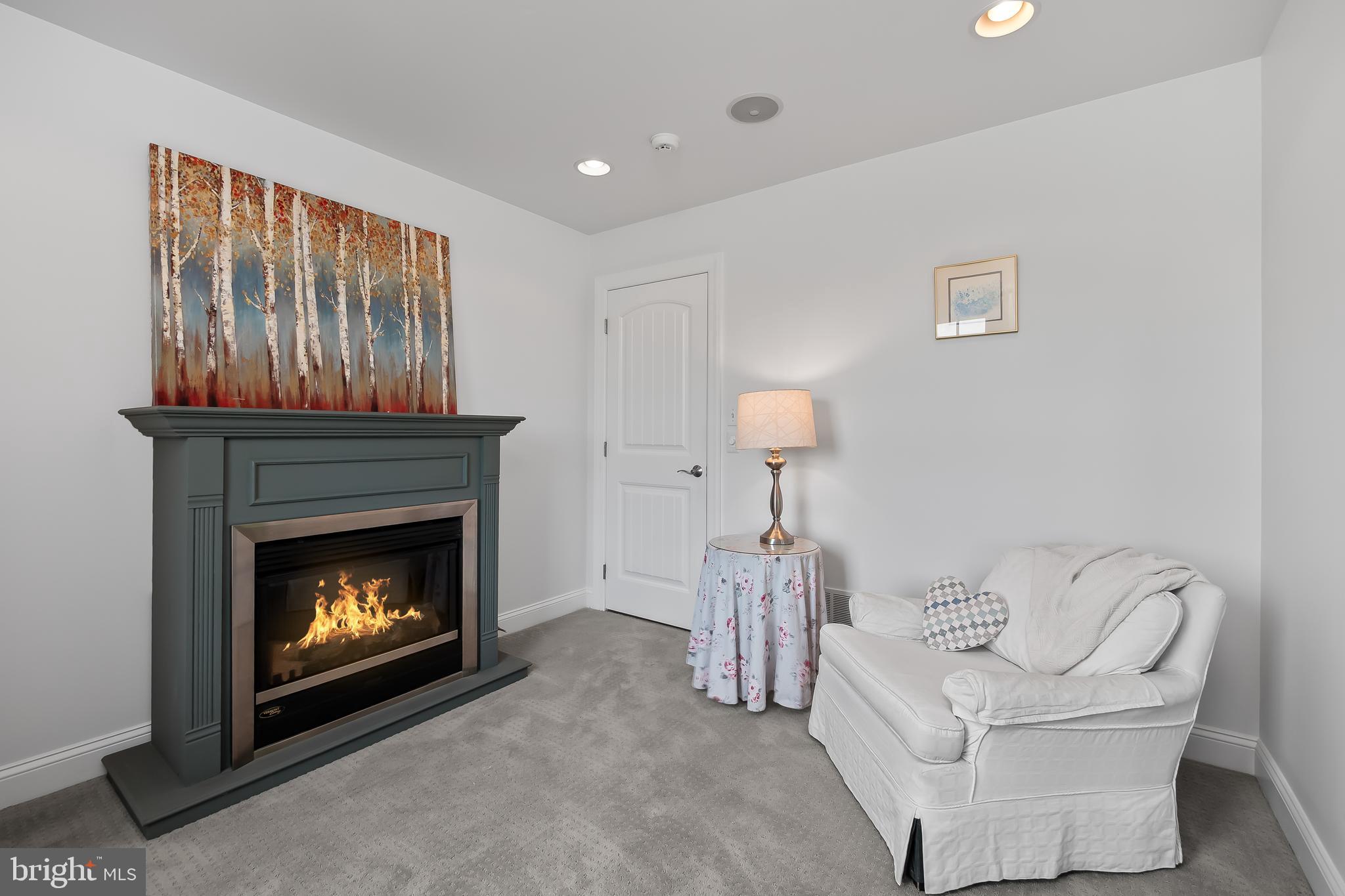 WOODSIDE ESTATES - Residential