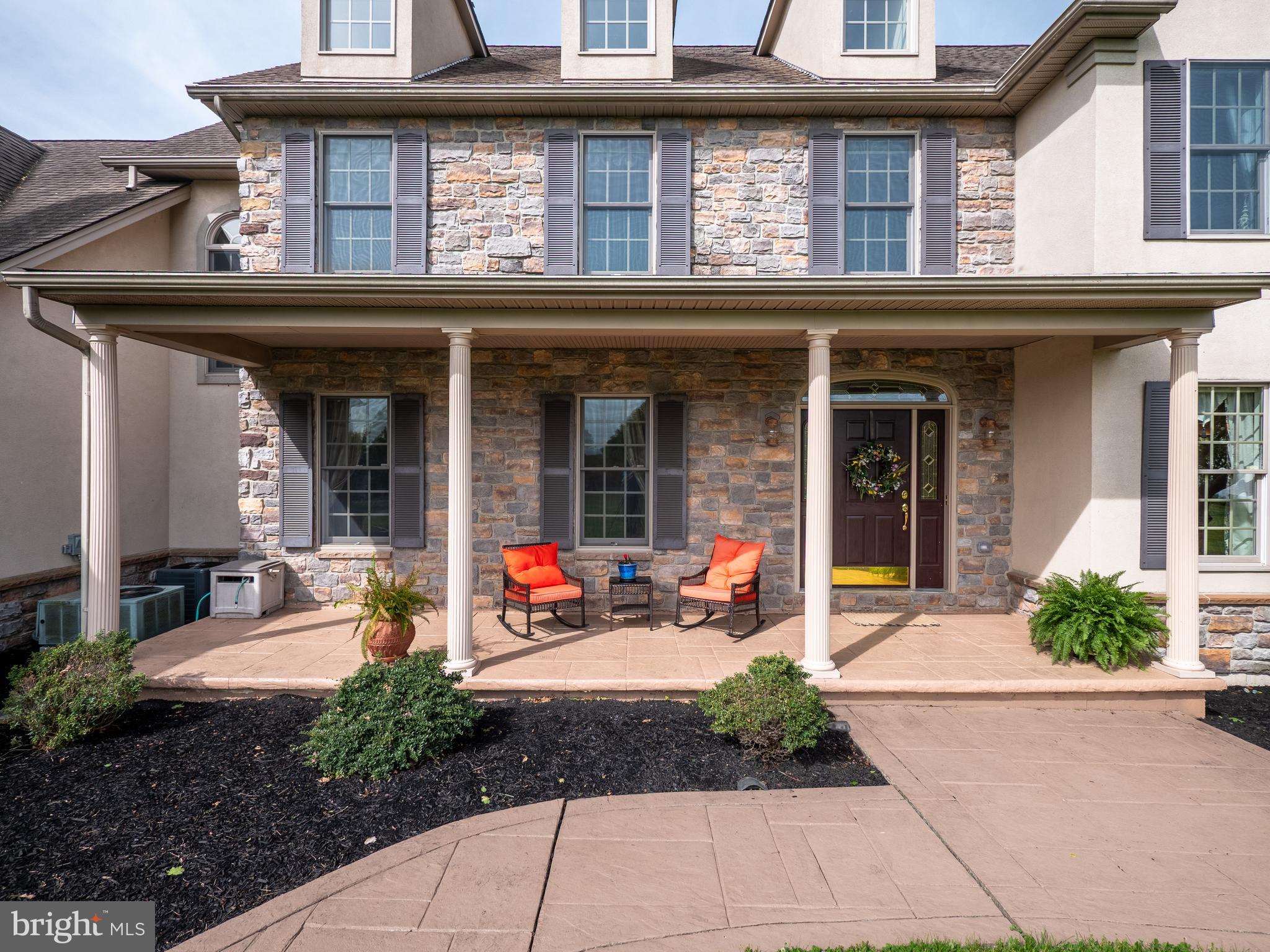 WOODSIDE ESTATES - Residential