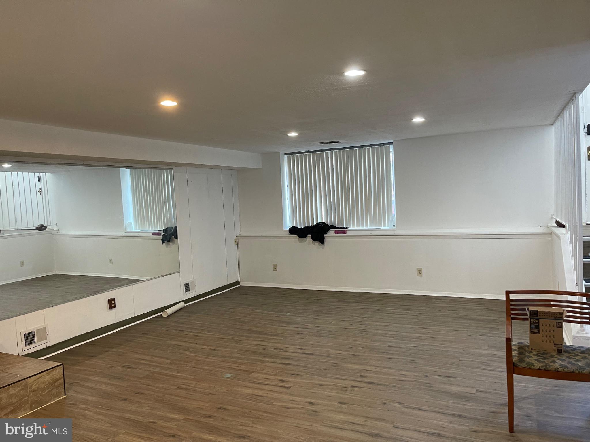 OAKLAND MILLS - Residential