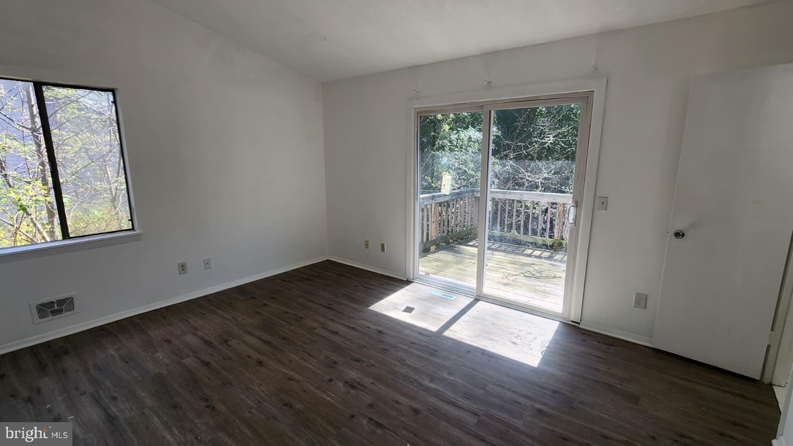 OAKLAND MILLS - Residential
