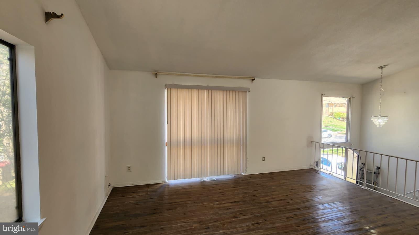 OAKLAND MILLS - Residential