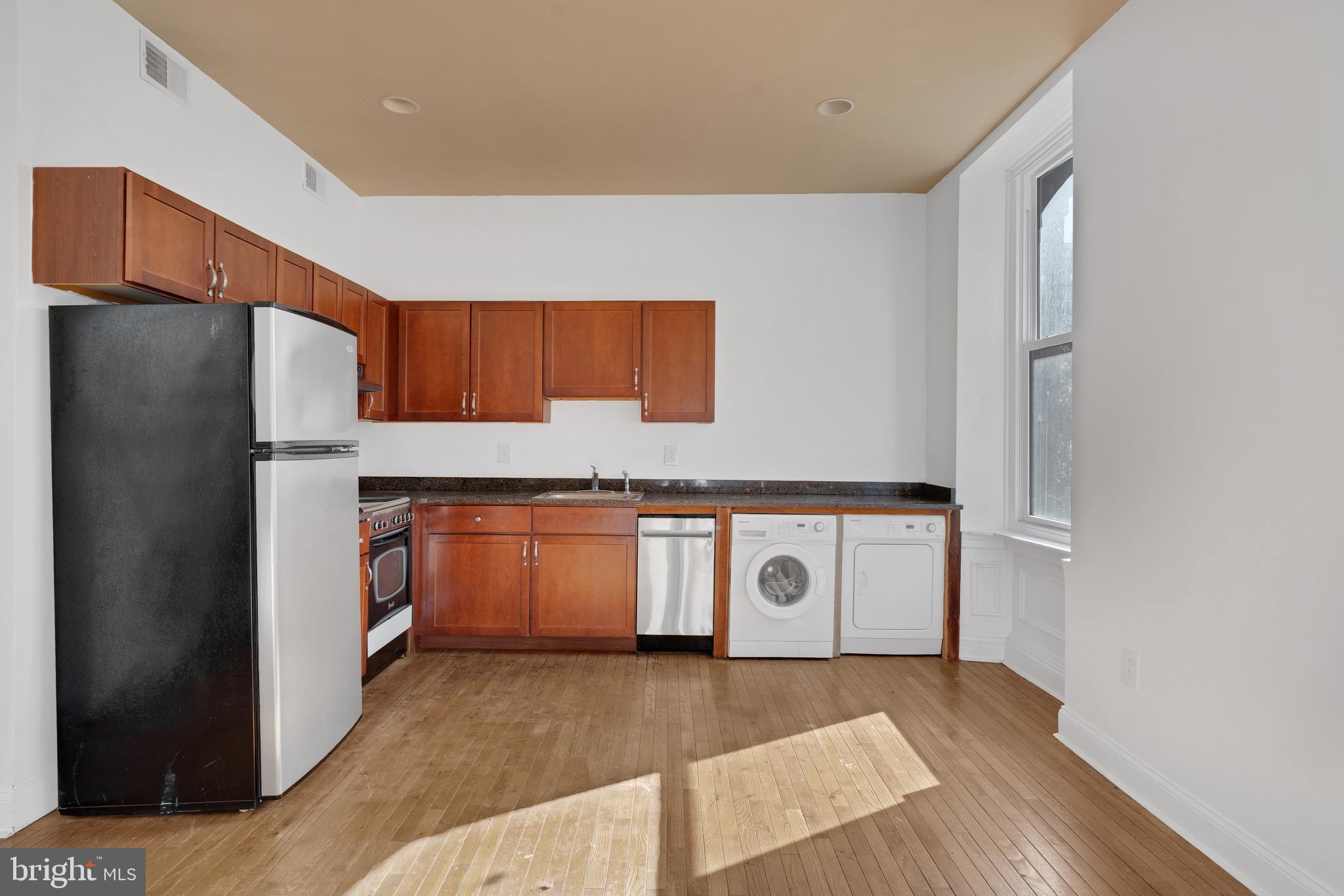 SPRING GARDEN - Commercial Sale