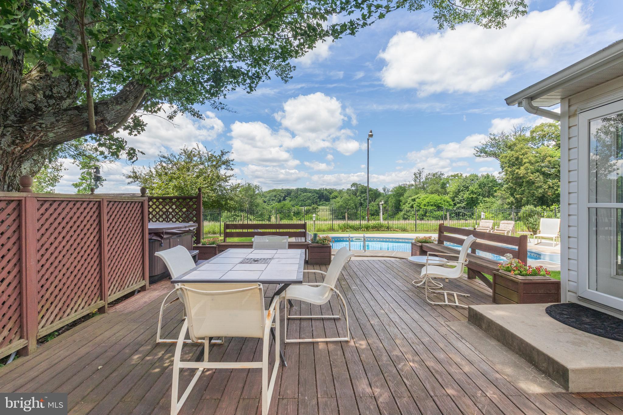 BARNESVILLE OUTSIDE - Residential