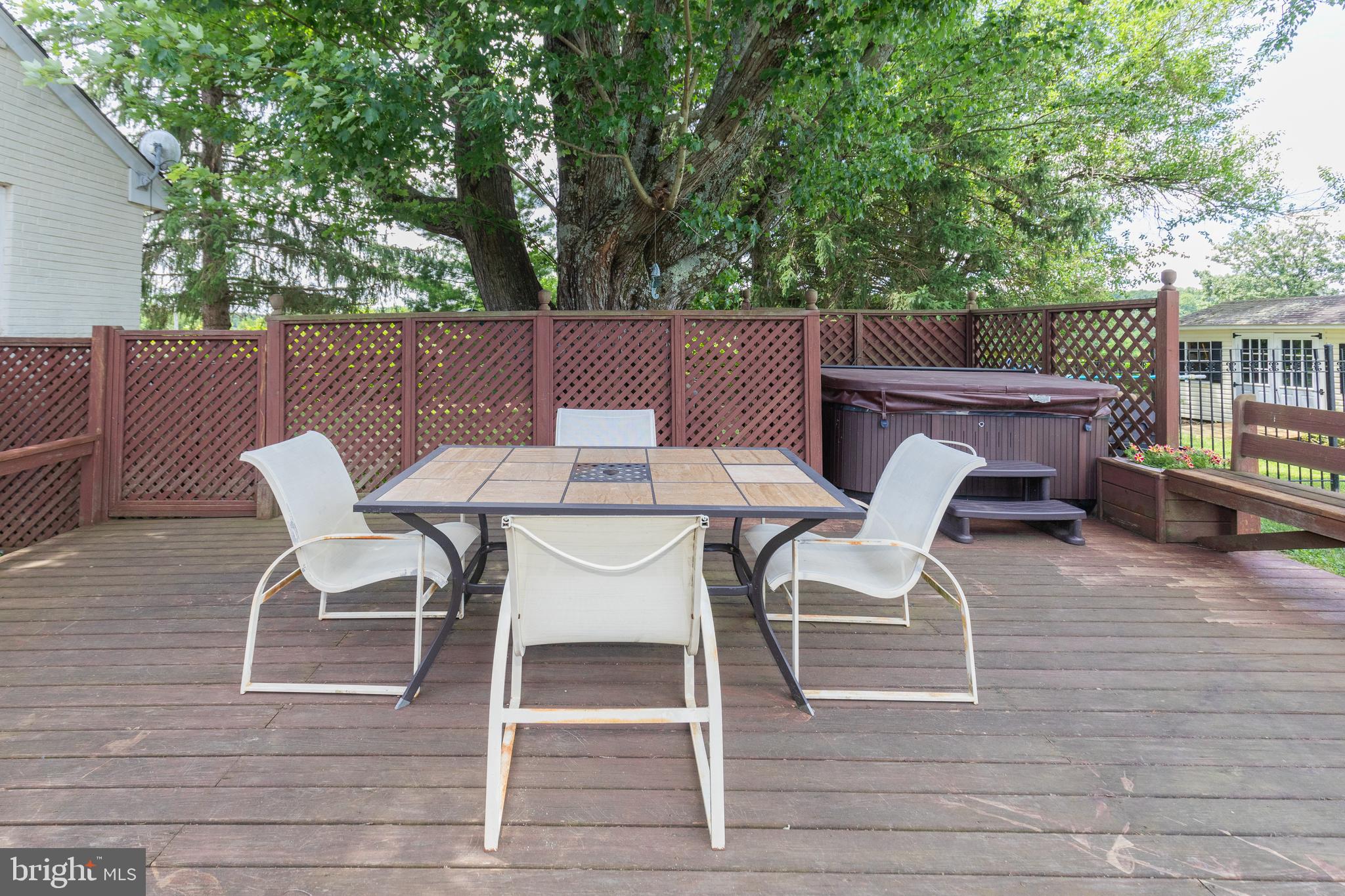 BARNESVILLE OUTSIDE - Residential