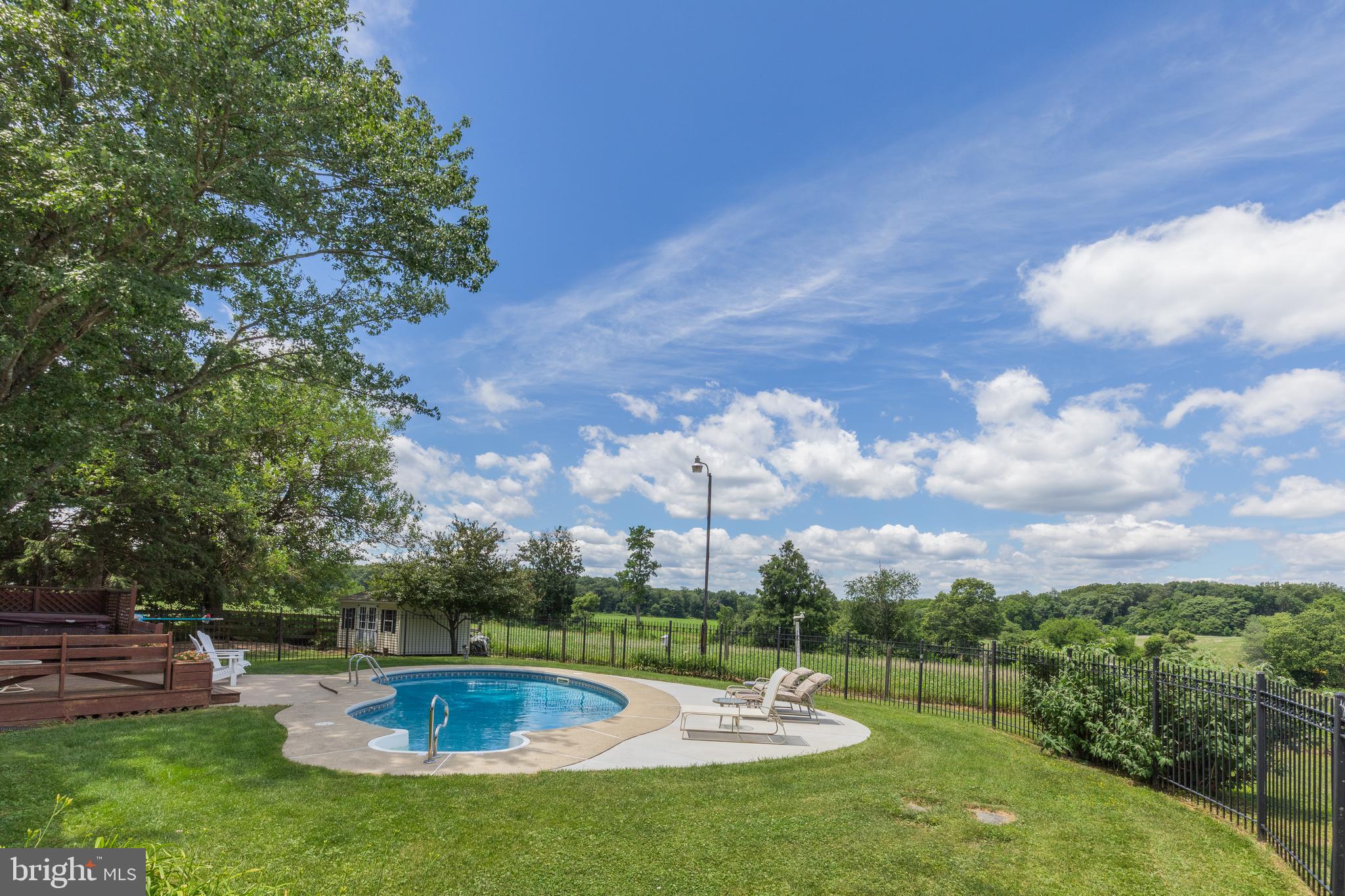 BARNESVILLE OUTSIDE - Residential