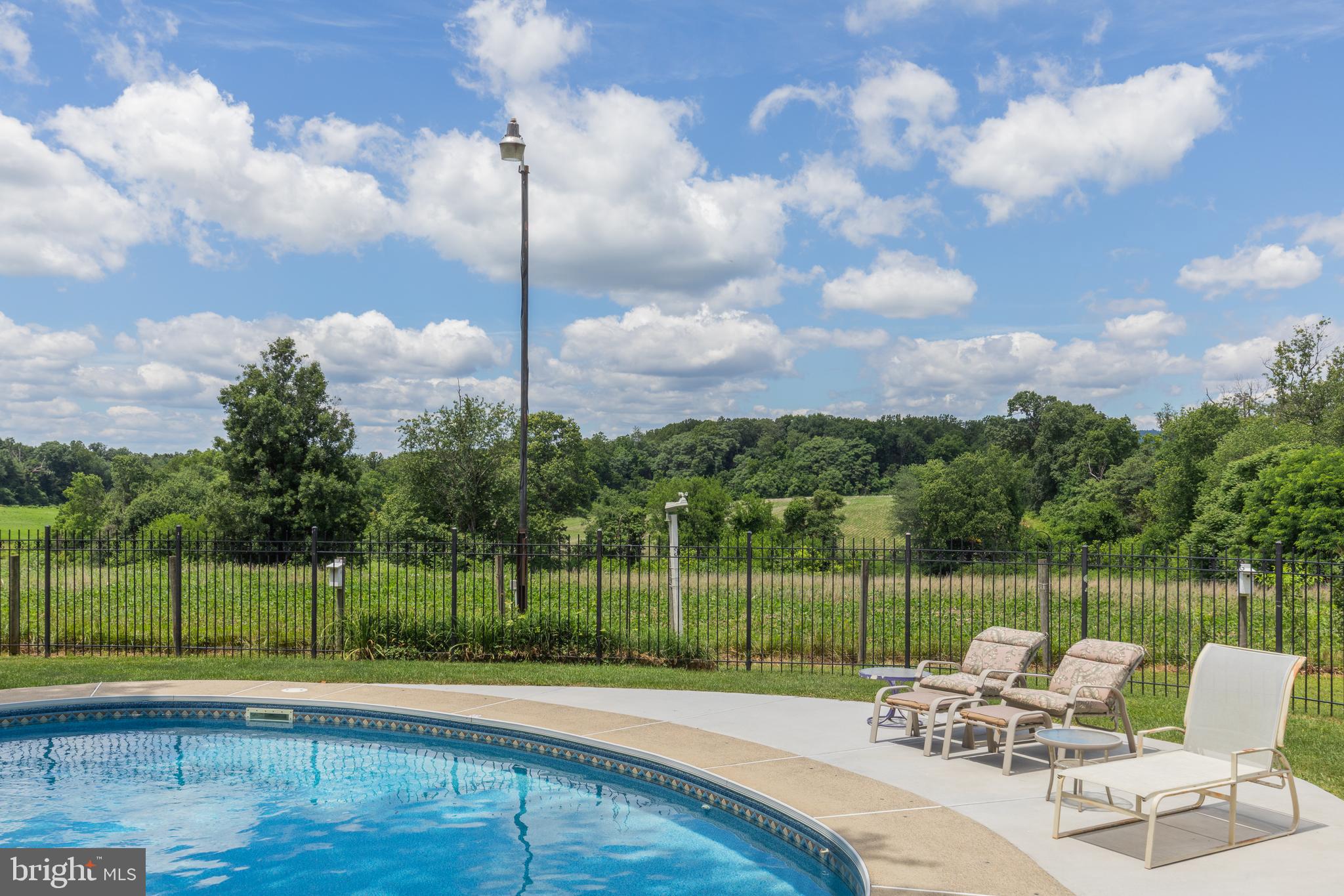 BARNESVILLE OUTSIDE - Residential