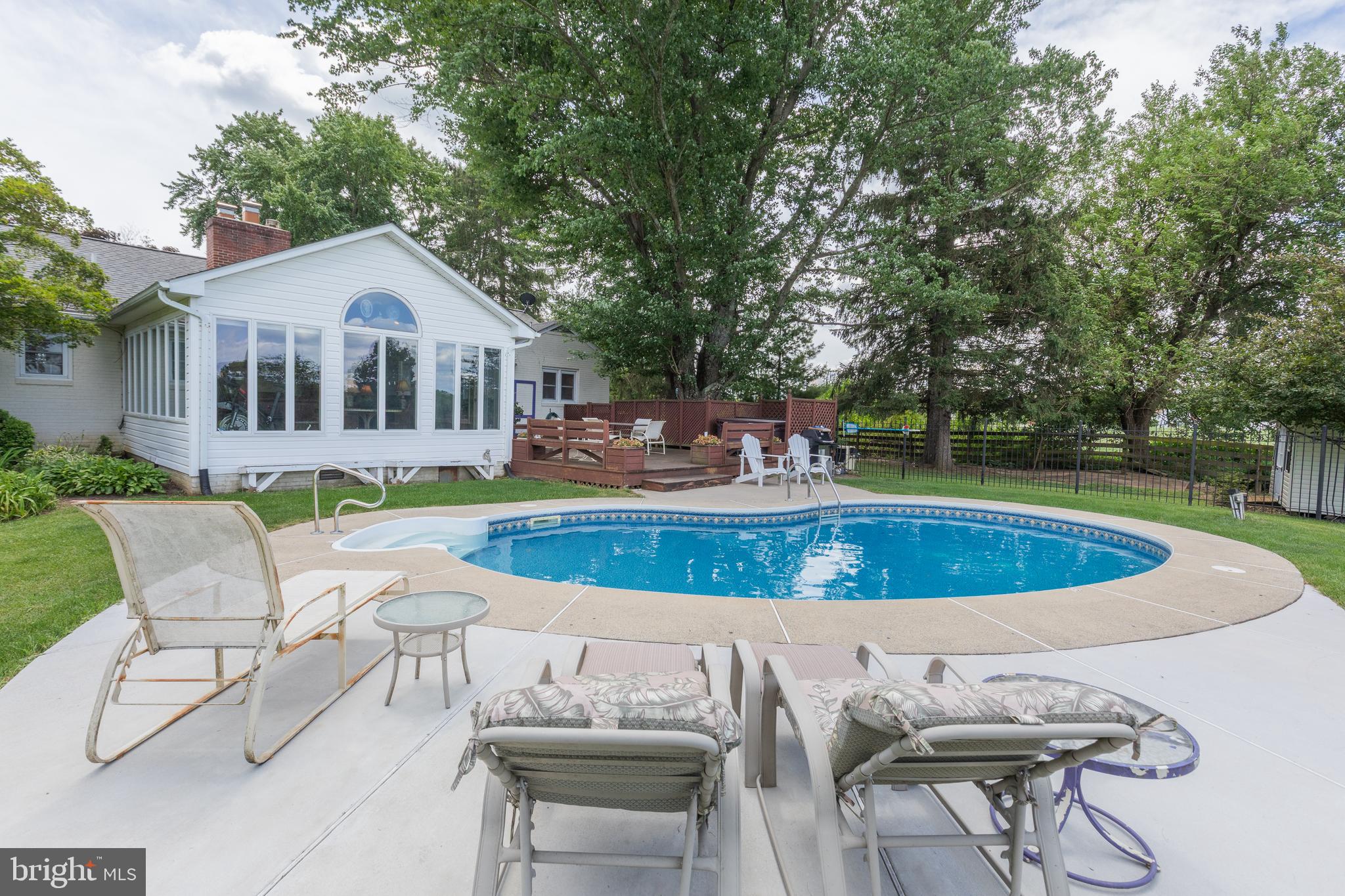 BARNESVILLE OUTSIDE - Residential